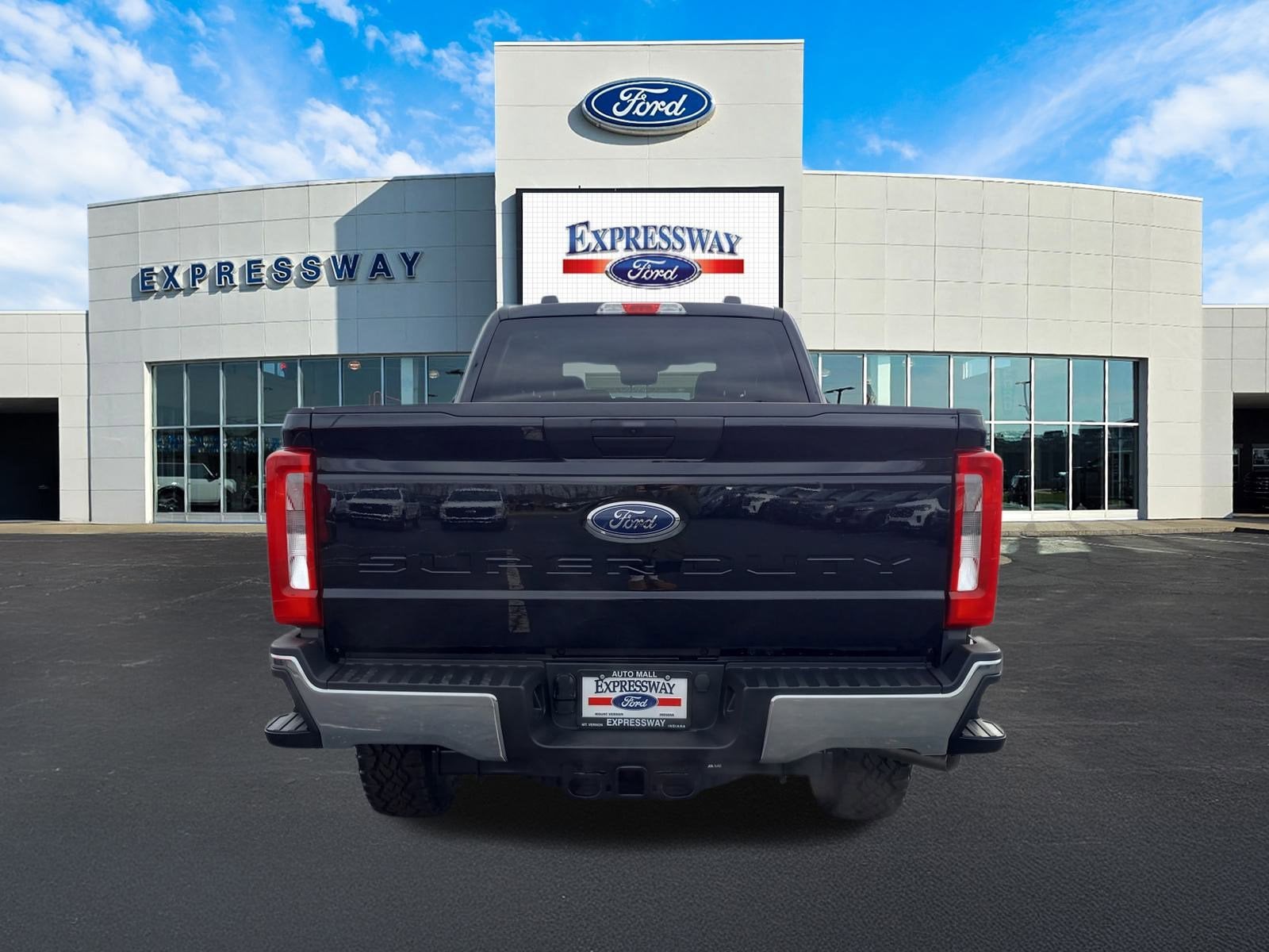 2026 Ford Super Duty F-350 SRW XLT 4WD Crew Cab 6.75' Box