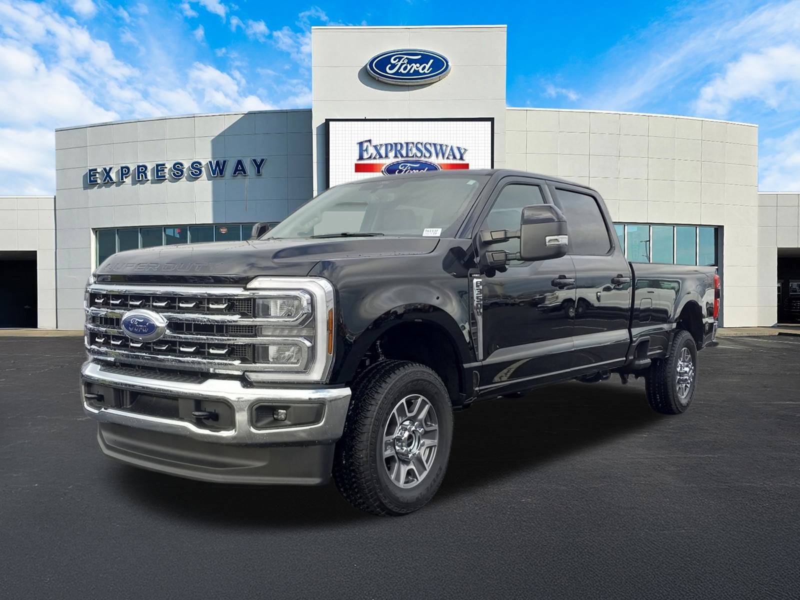 2026 Ford Super Duty F-350 SRW LARIAT 4WD Crew Cab 8' Box