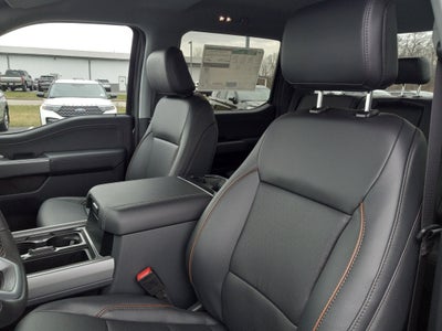 2026 Ford Super Duty F-350 DRW LARIAT 4WD Crew Cab 8' Box