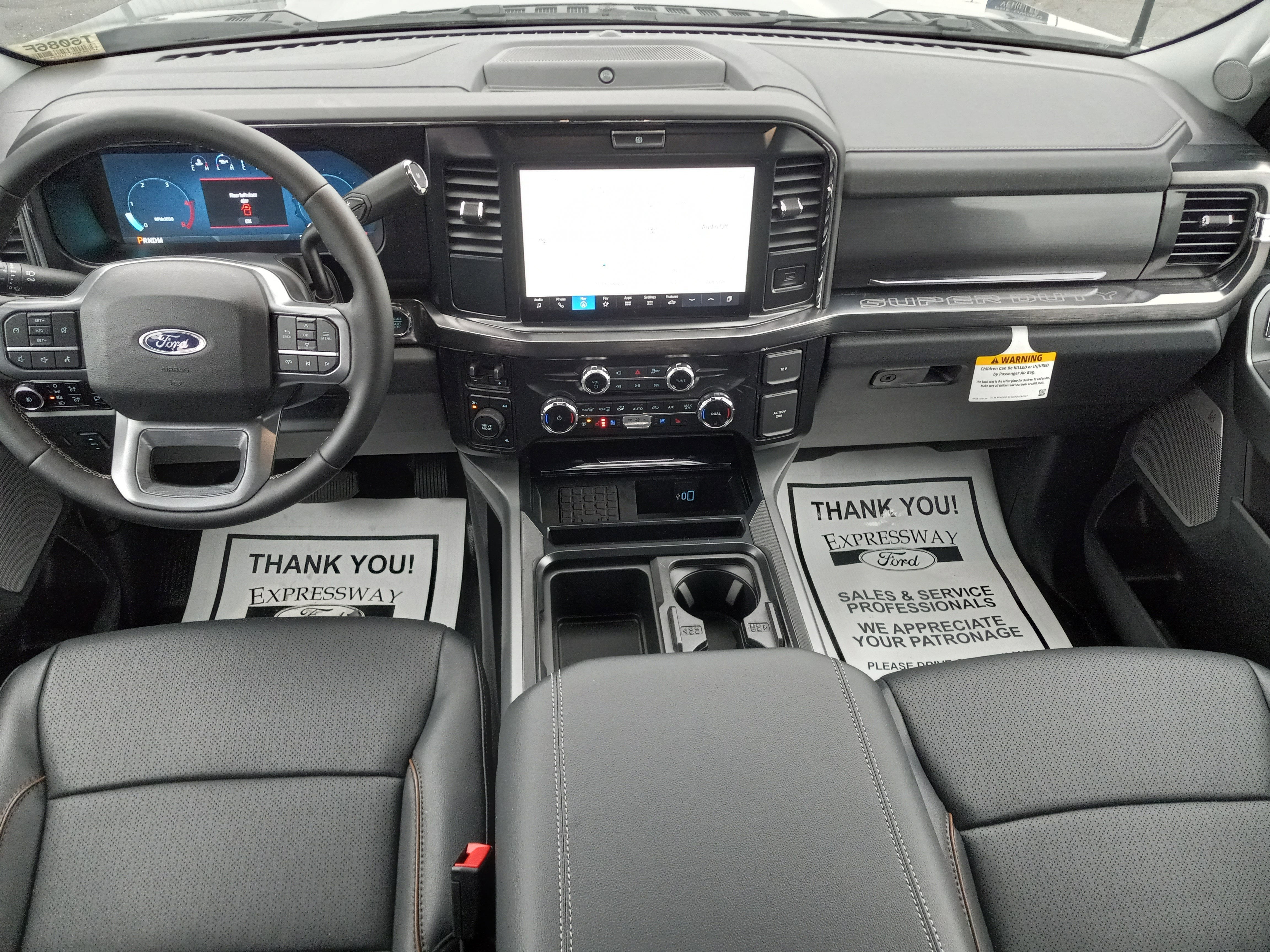 2026 Ford Super Duty F-350 DRW LARIAT 4WD Crew Cab 8' Box