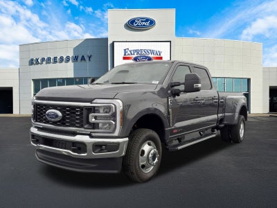 2026 Ford Super Duty F-350 DRW LARIAT 4WD Crew Cab 8' Box