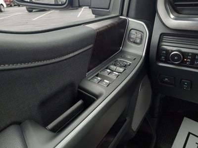 2026 Ford Super Duty F-350 DRW LARIAT 4WD Crew Cab 8' Box