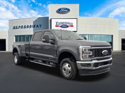 2026 Ford Super Duty F-350 DRW LARIAT 4WD Crew Cab 8' Box