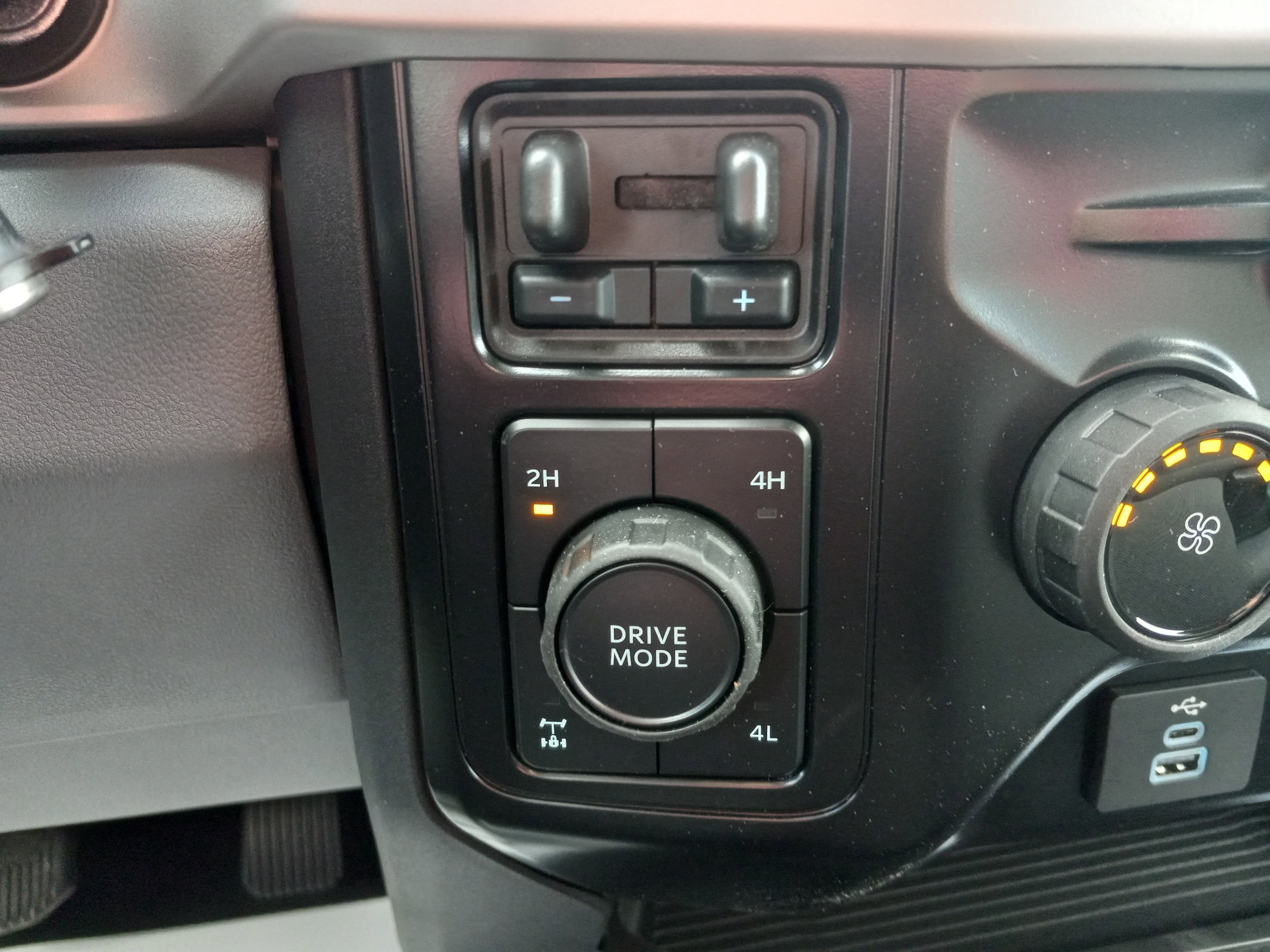 2025 Ford Super Duty F-250 SRW XL 4WD SuperCab 8' Box