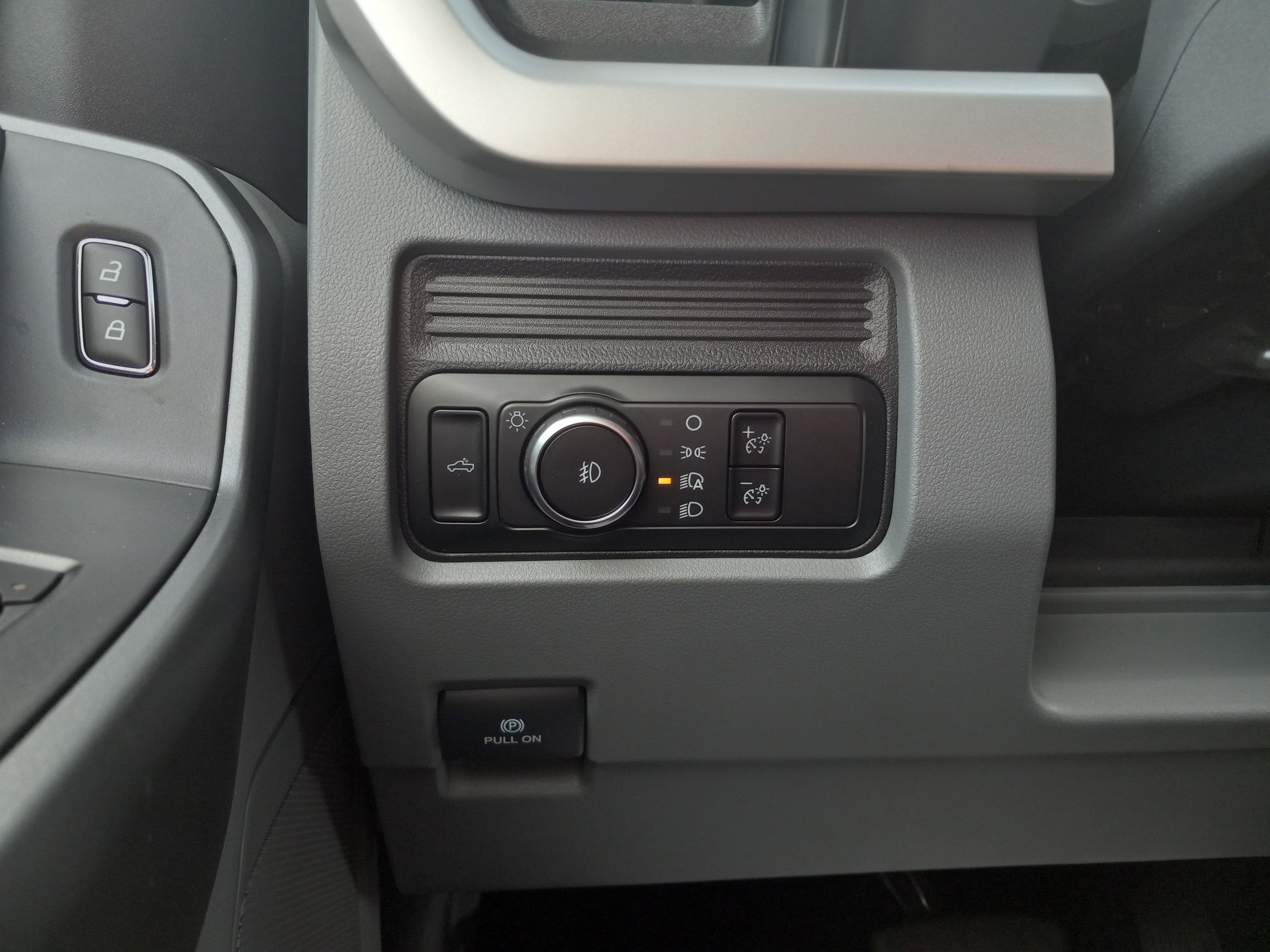 2025 Ford Super Duty F-250 SRW XL 4WD SuperCab 8' Box