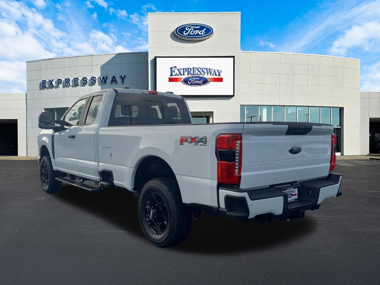 2025 Ford Super Duty F-250 SRW XL 4WD SuperCab 8' Box