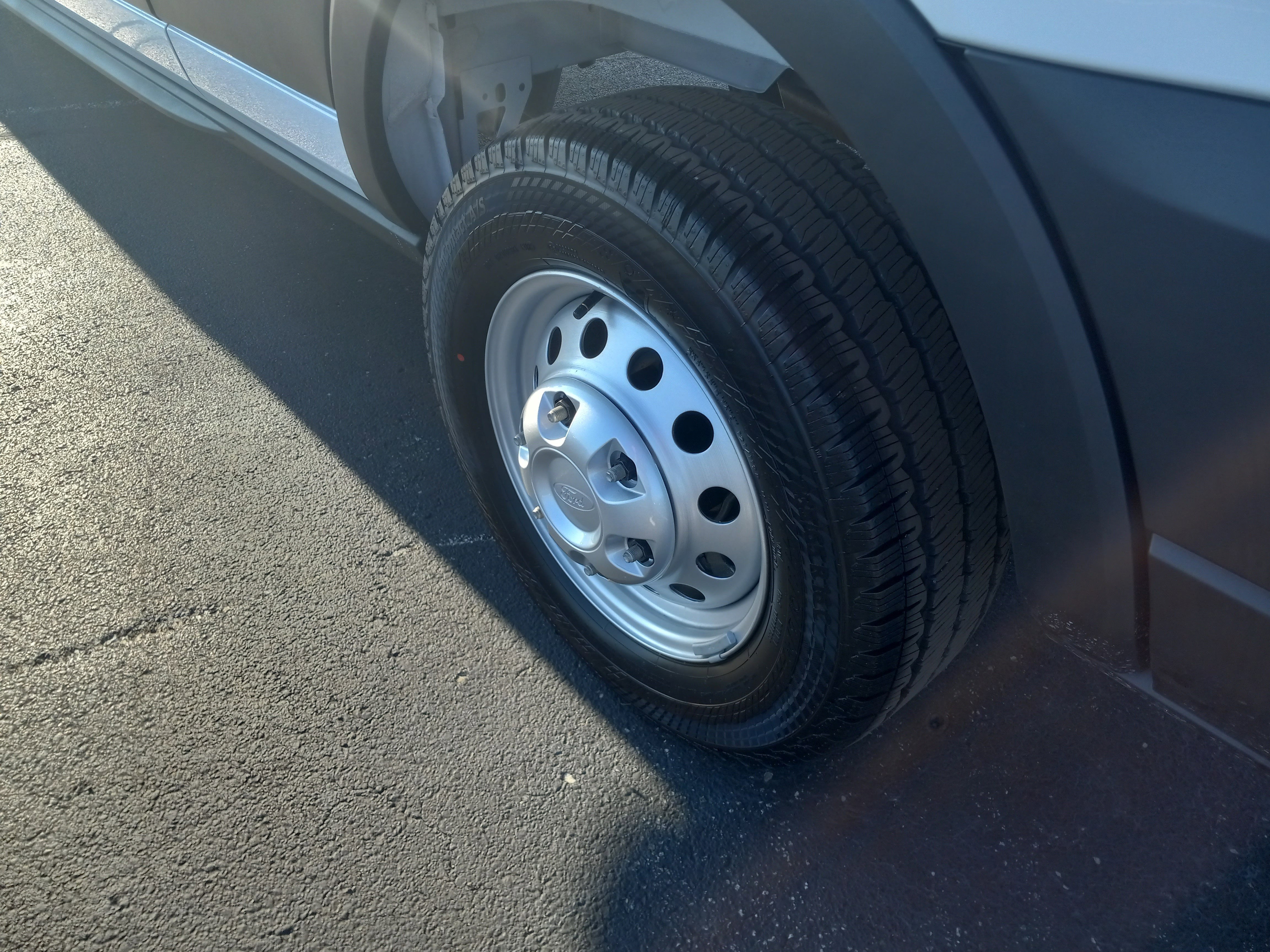 2026 Ford Transit Cargo Van T-350 HD 148" Med Rf 9950 GVWR RWD