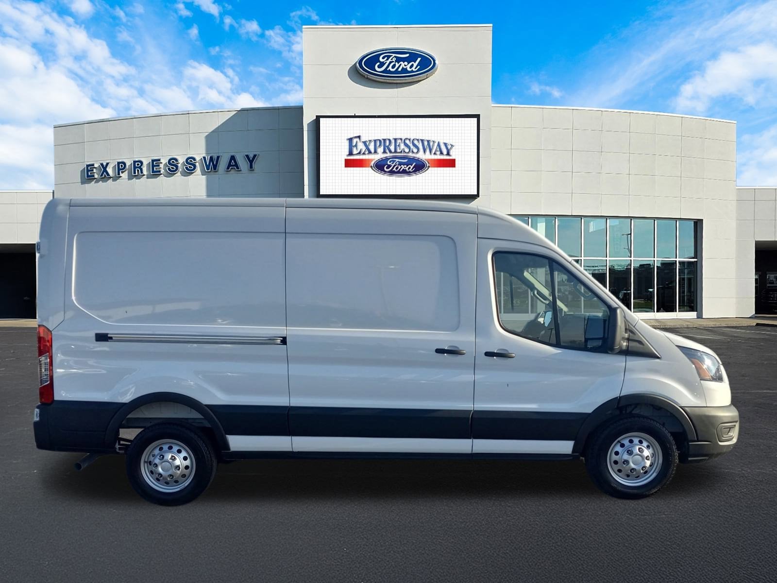 2026 Ford Transit Cargo Van T-350 HD 148" Med Rf 9950 GVWR RWD