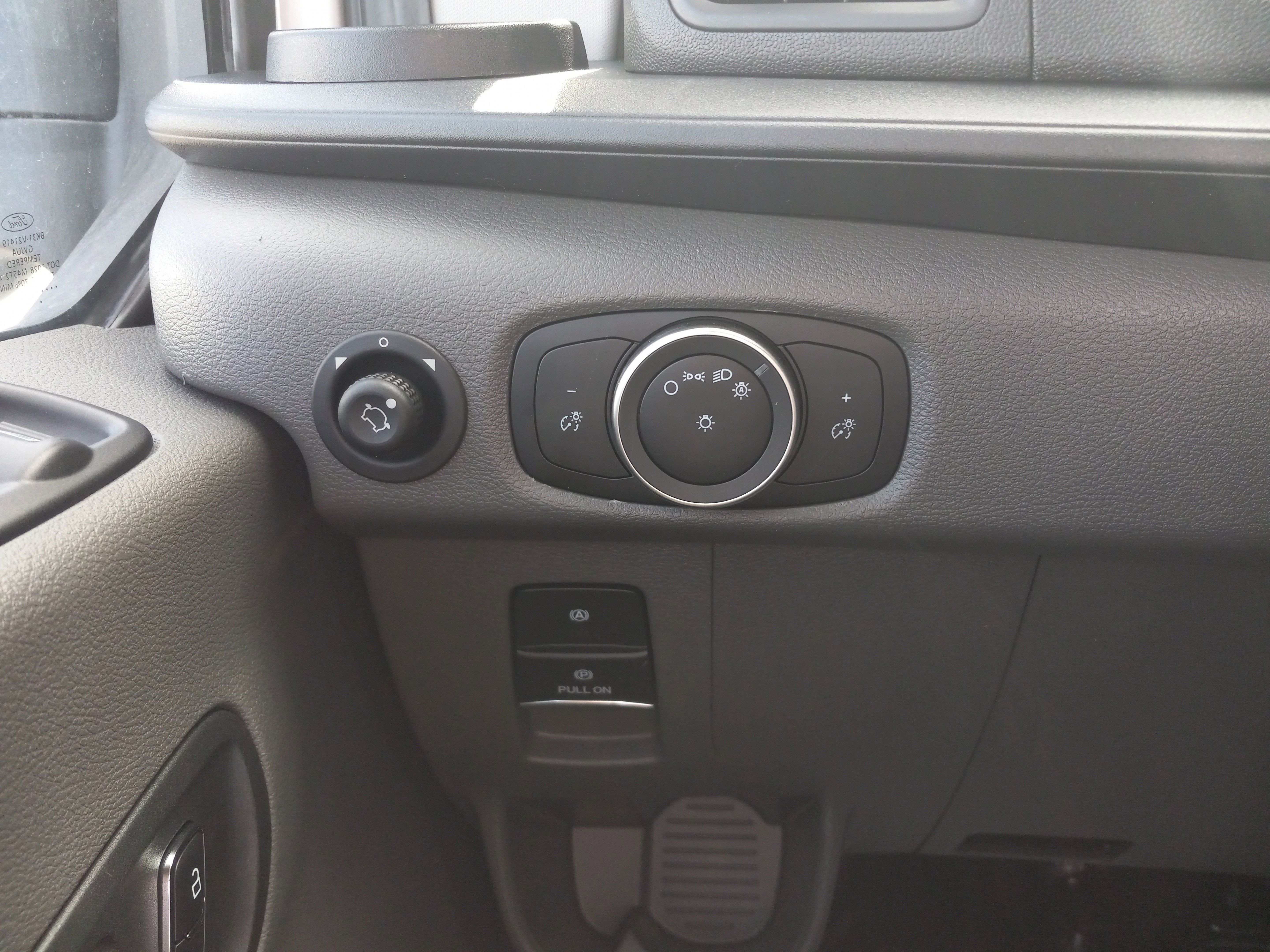 2025 Ford Transit Cargo Van T-250 148" Med Rf 9070 GVWR RWD