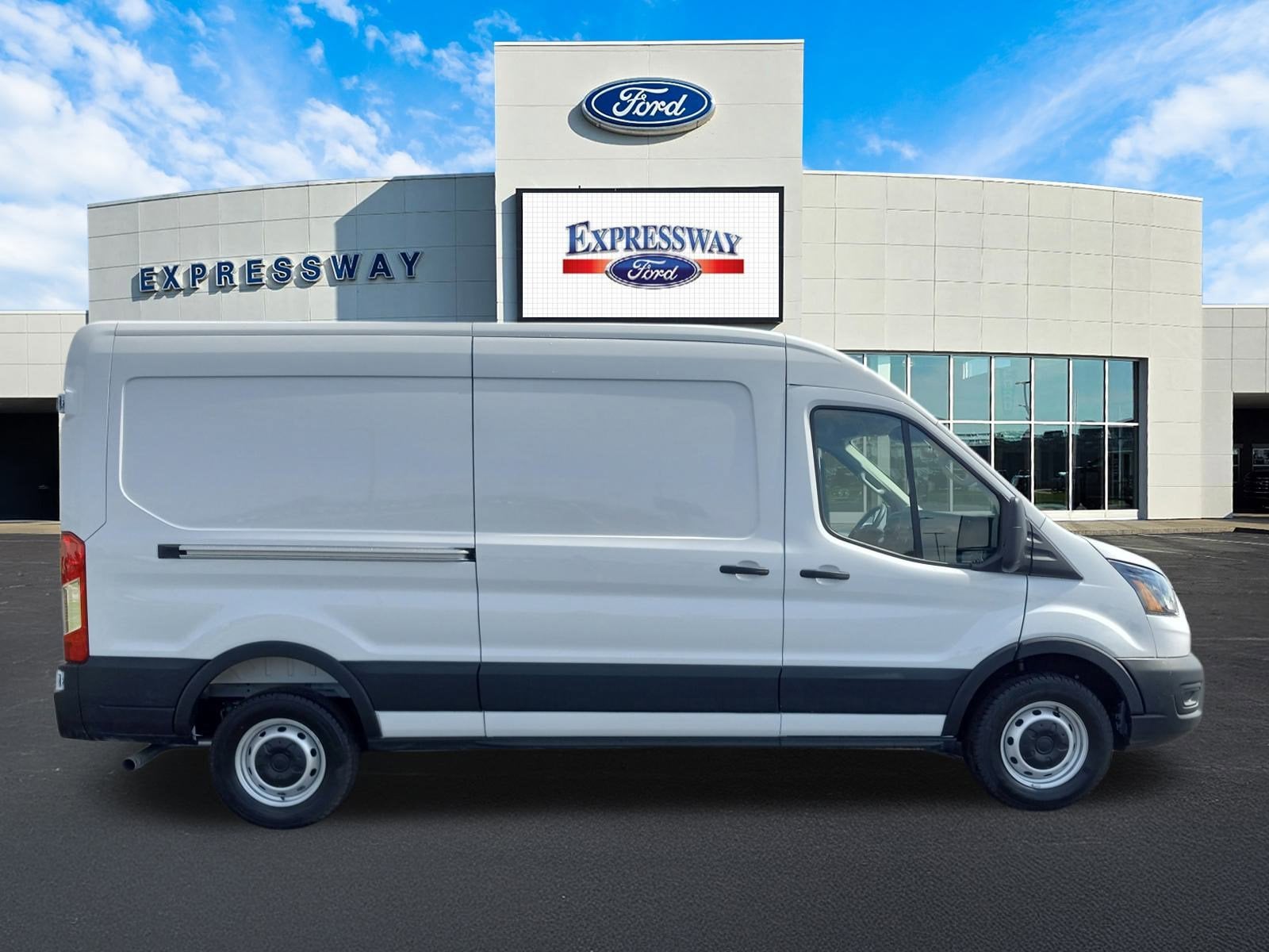 2025 Ford Transit Cargo Van T-250 148" Med Rf 9070 GVWR RWD
