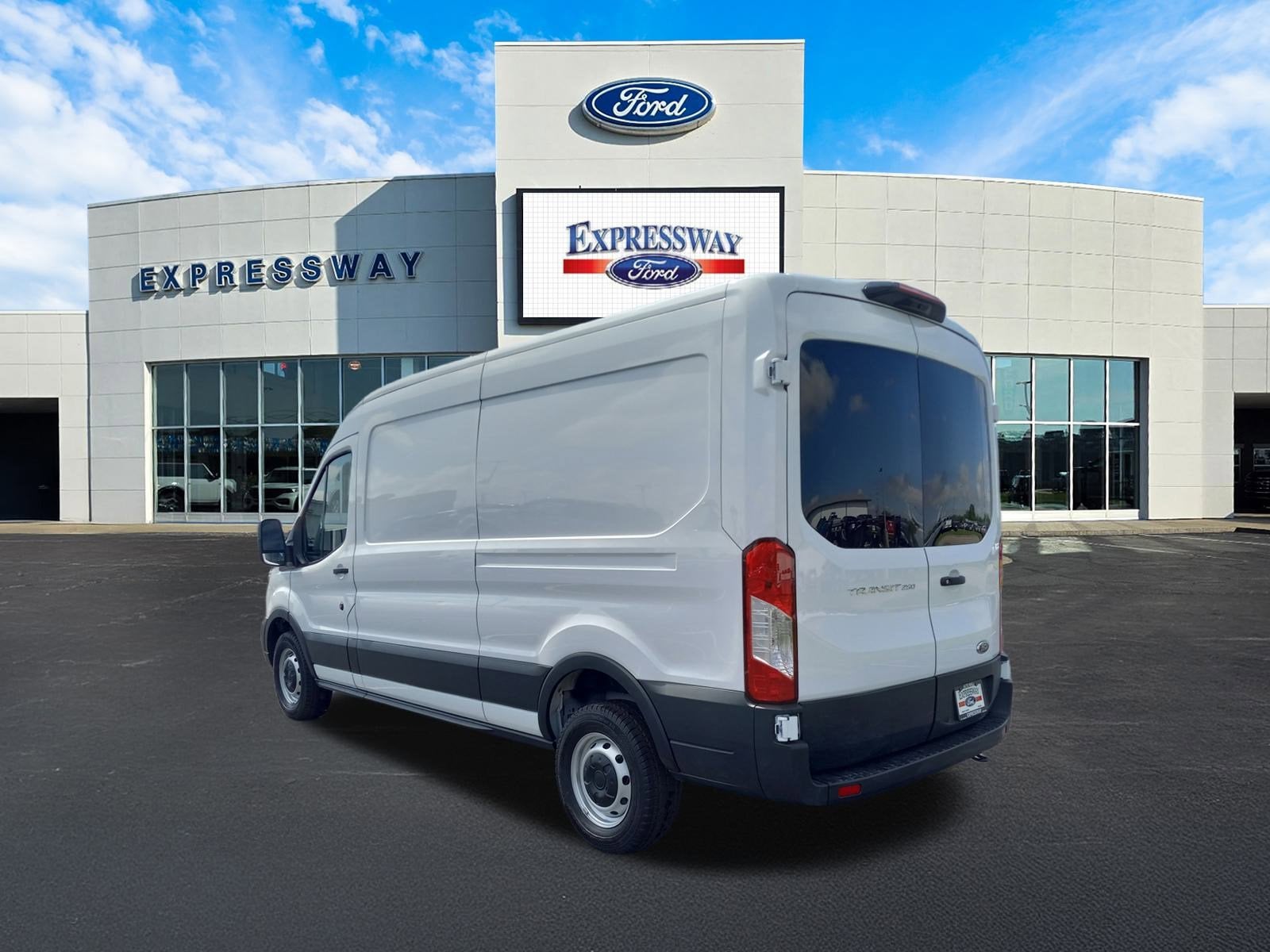 2025 Ford Transit Cargo Van T-250 148" Med Rf 9070 GVWR RWD