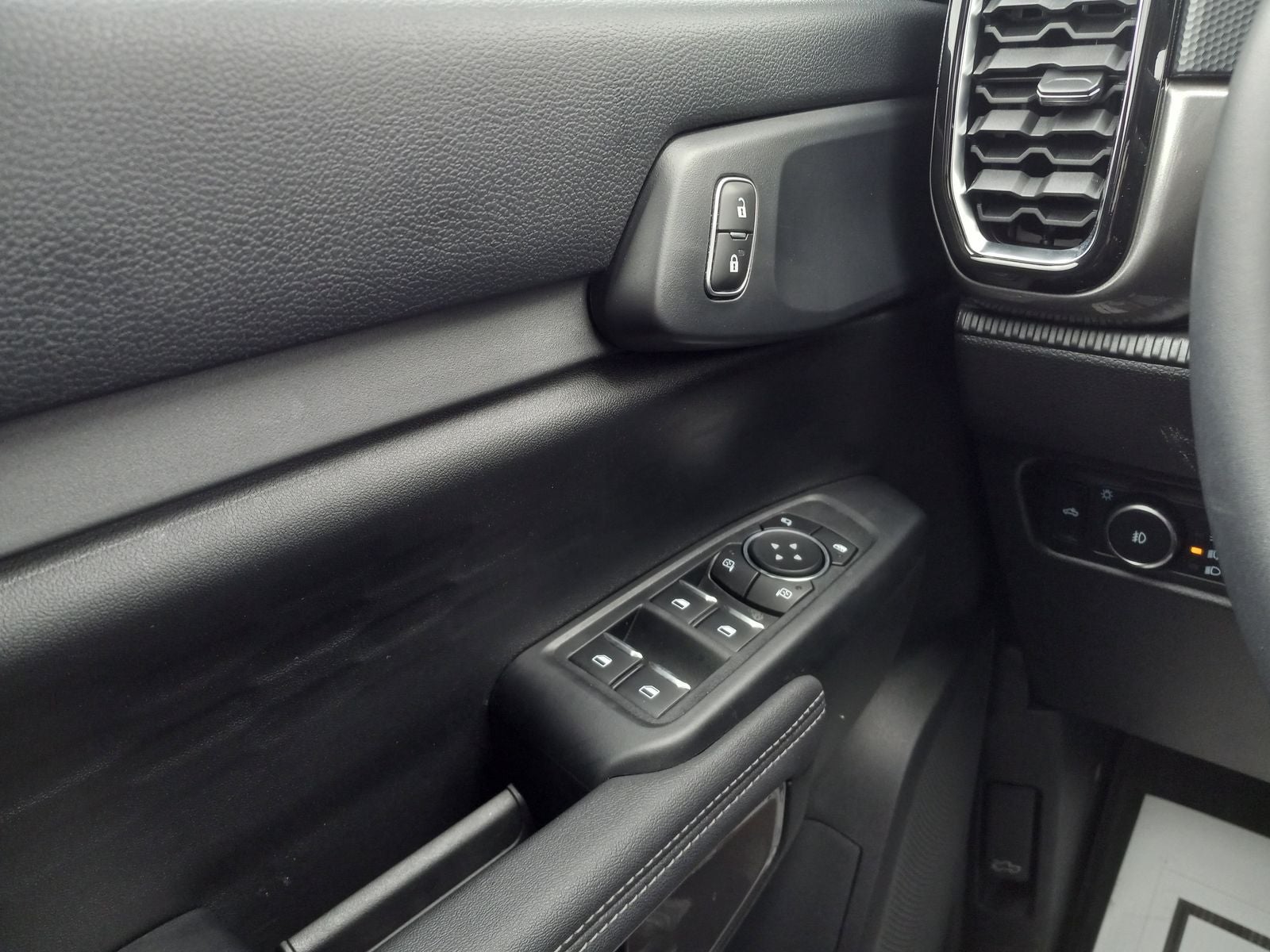 2025 Ford Ranger XLT 4WD SuperCrew 5' Box