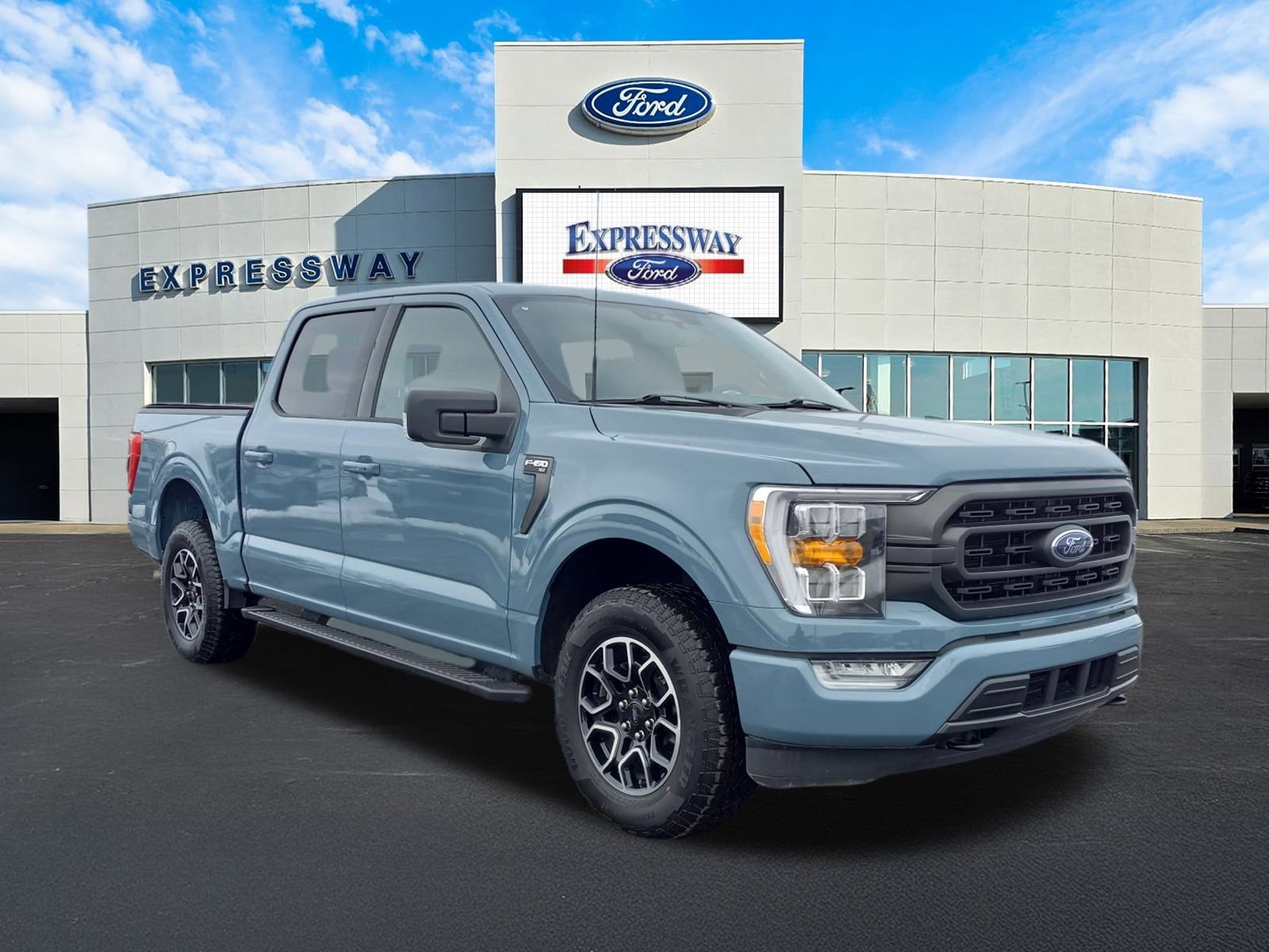 2023 Ford F-150 XLT 4WD SuperCrew 5.5' Box
