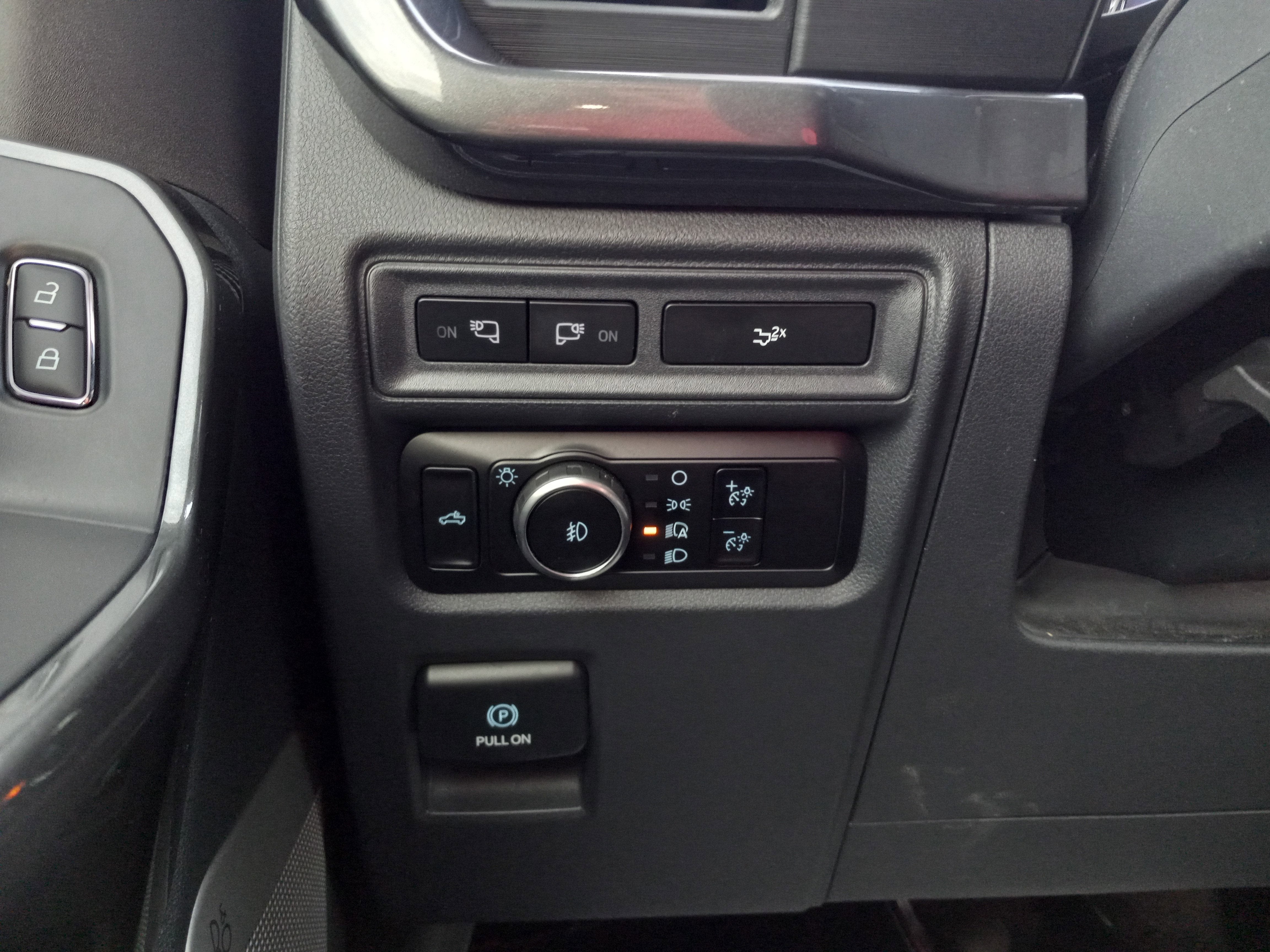 2023 Ford F-150 XL 4WD SuperCrew 5.5' Box