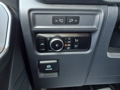 2023 Ford F-150 XL 4WD SuperCrew 5.5' Box