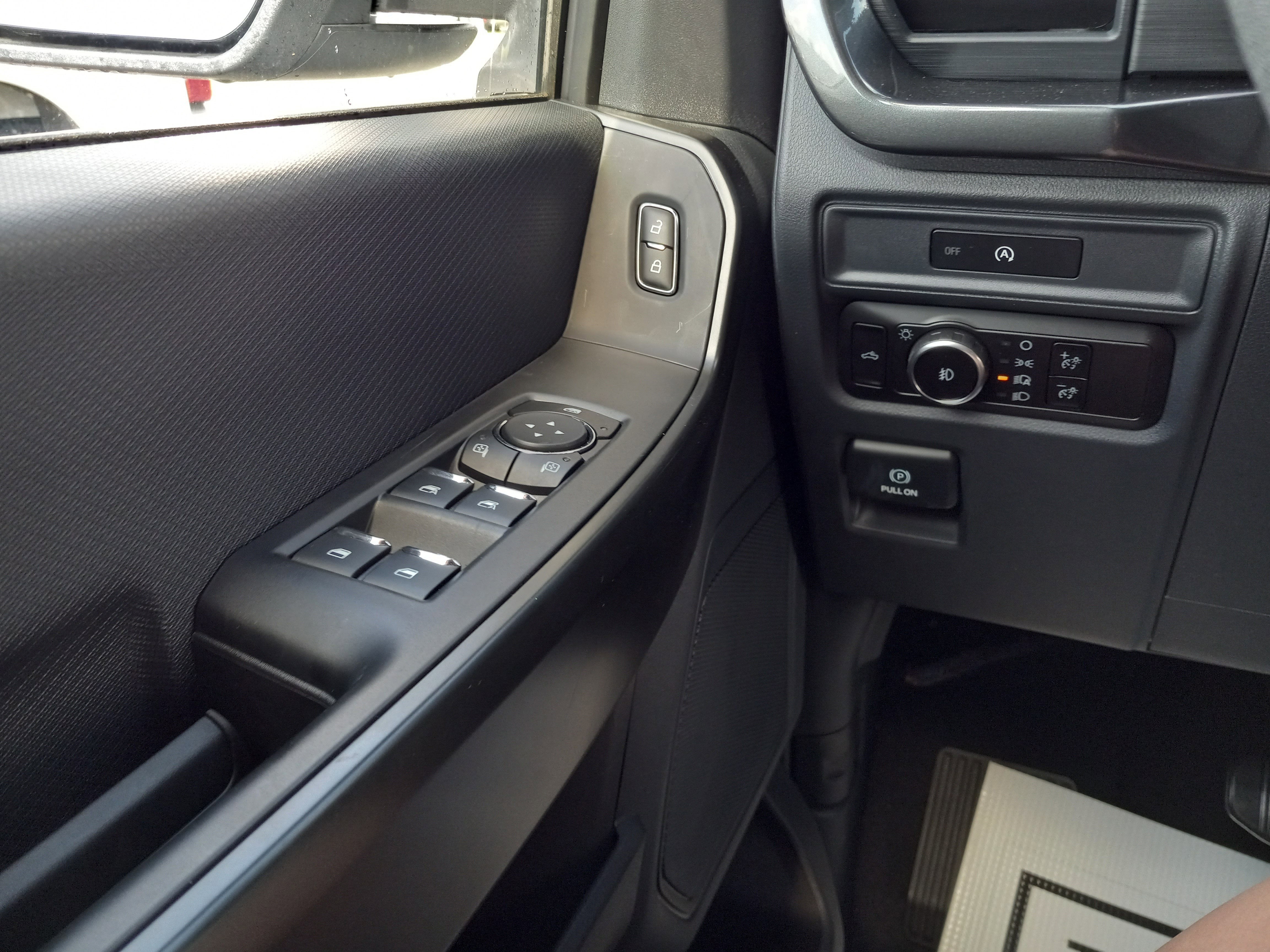 2025 Ford F-150 STX 4WD SuperCrew 5.5' Box