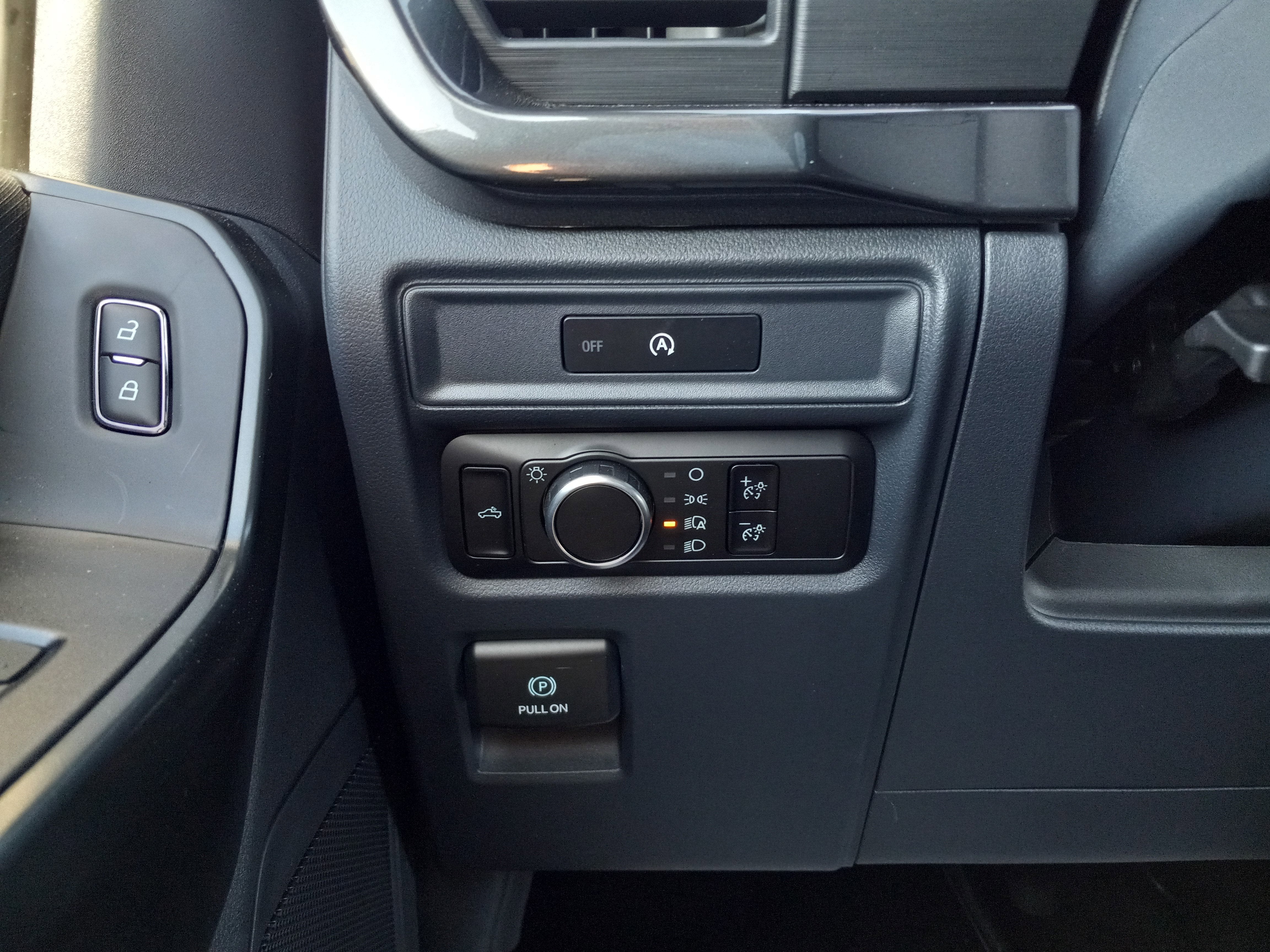 2025 Ford F-150 STX 4WD SuperCrew 5.5' Box