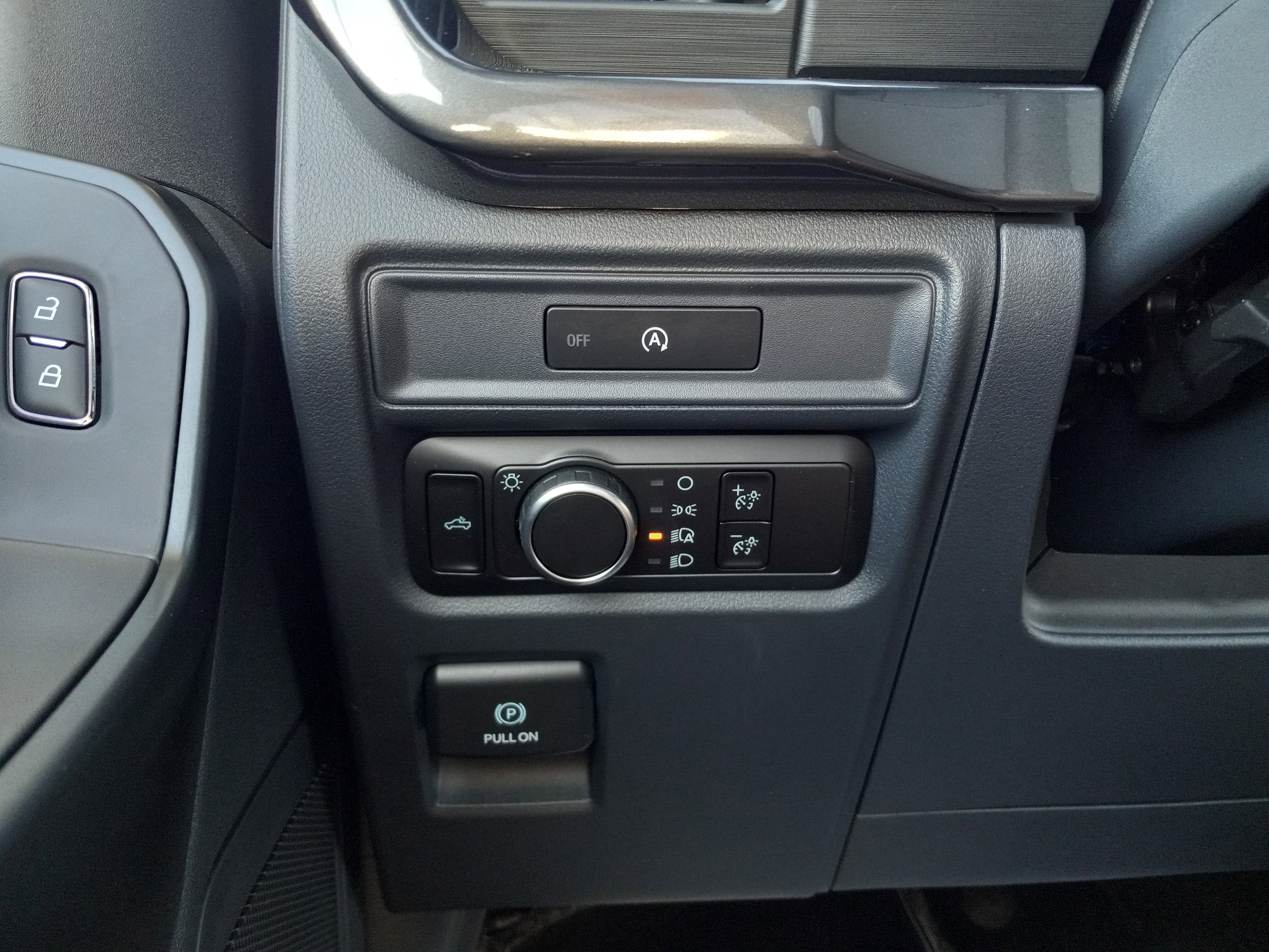 2025 Ford F-150 STX 4WD SuperCrew 5.5' Box