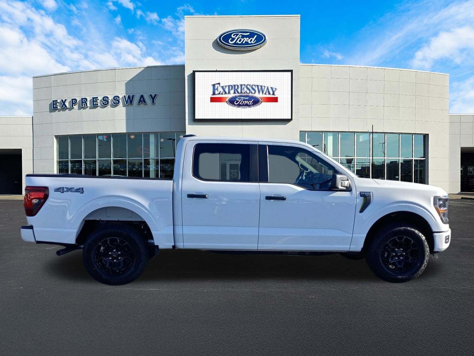 2025 Ford F-150 STX 4WD SuperCrew 5.5' Box