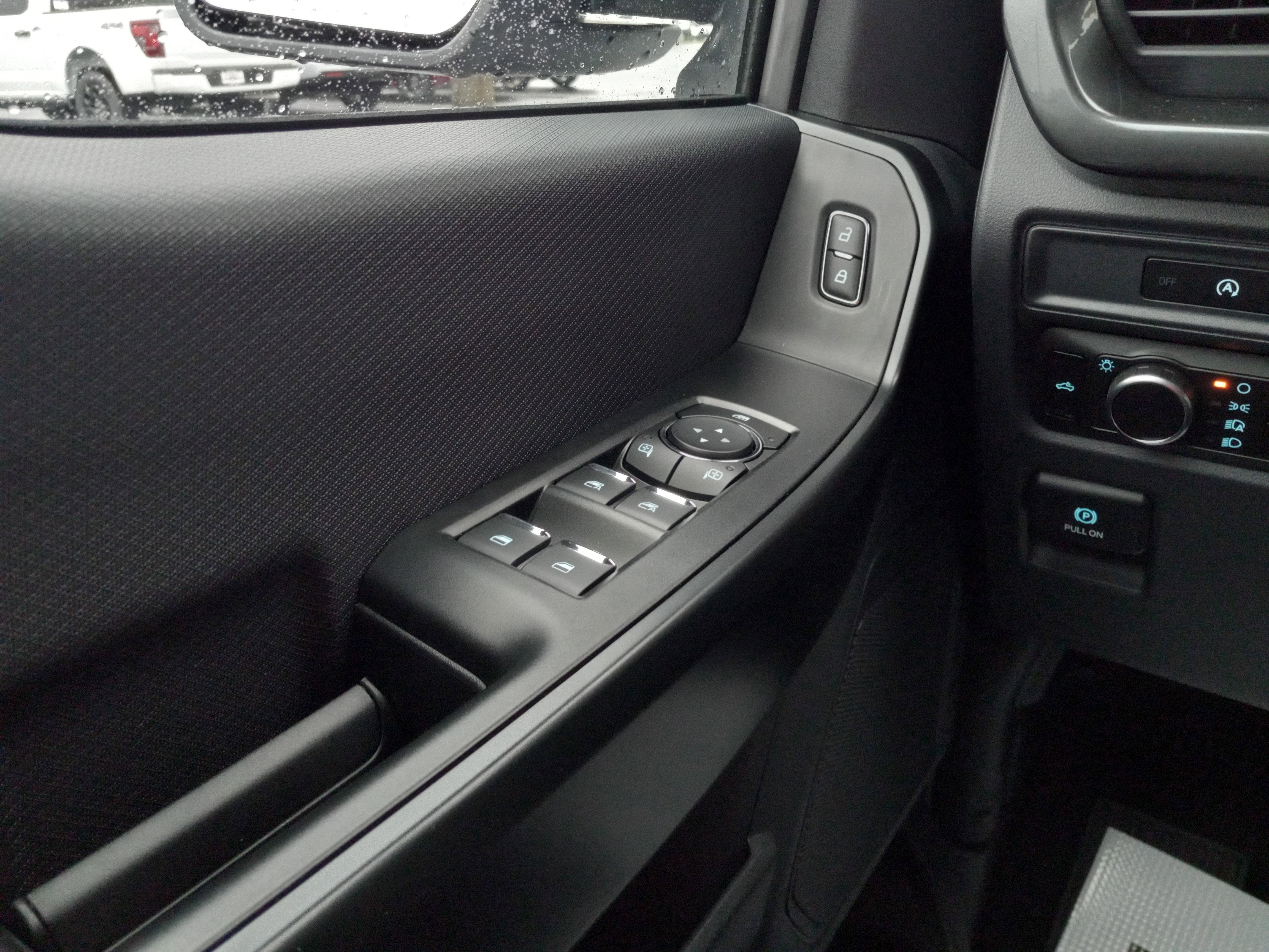 2025 Ford F-150 STX 4WD SuperCrew 5.5' Box