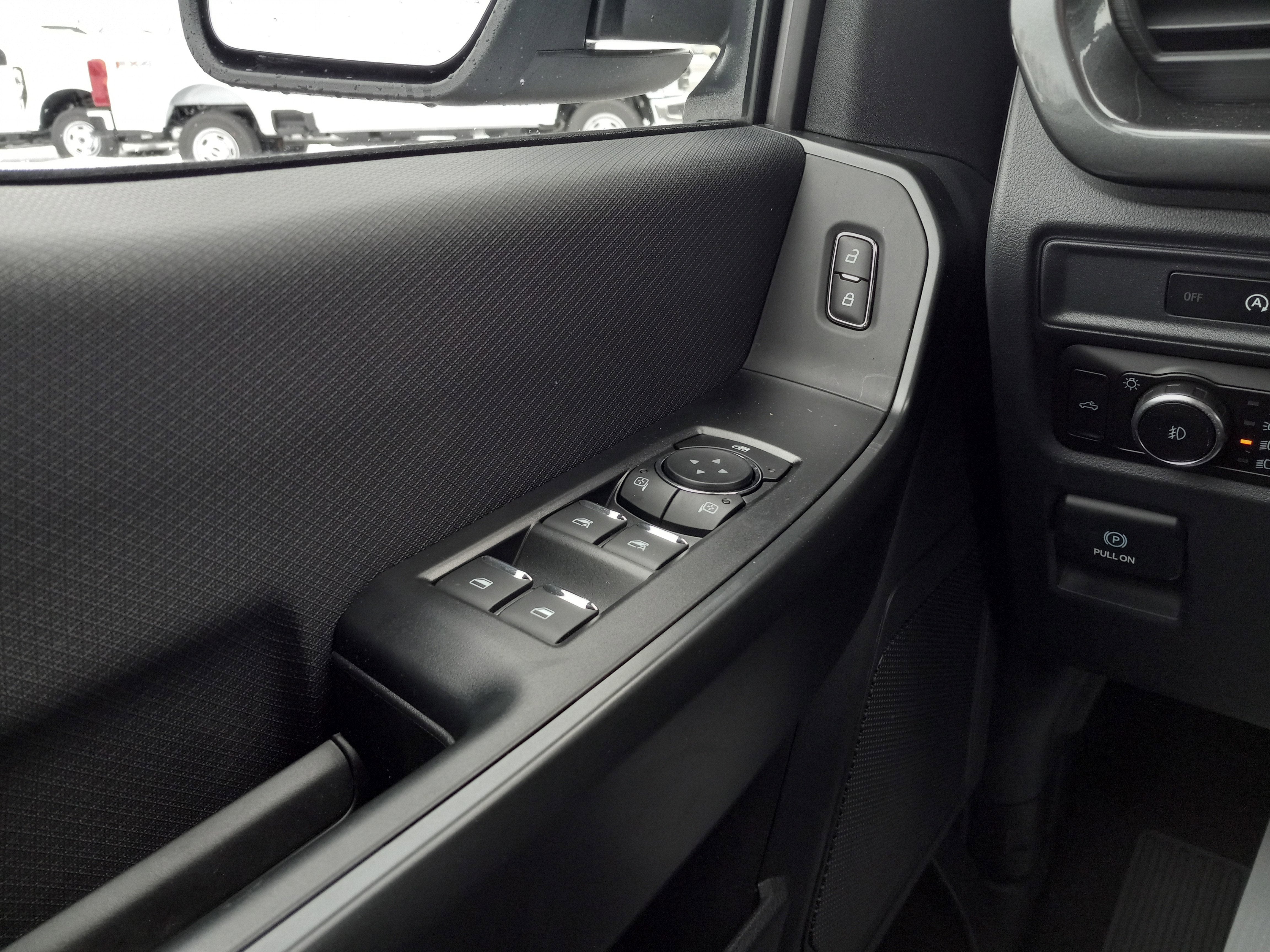 2025 Ford F-150 STX 4WD SuperCrew 5.5' Box