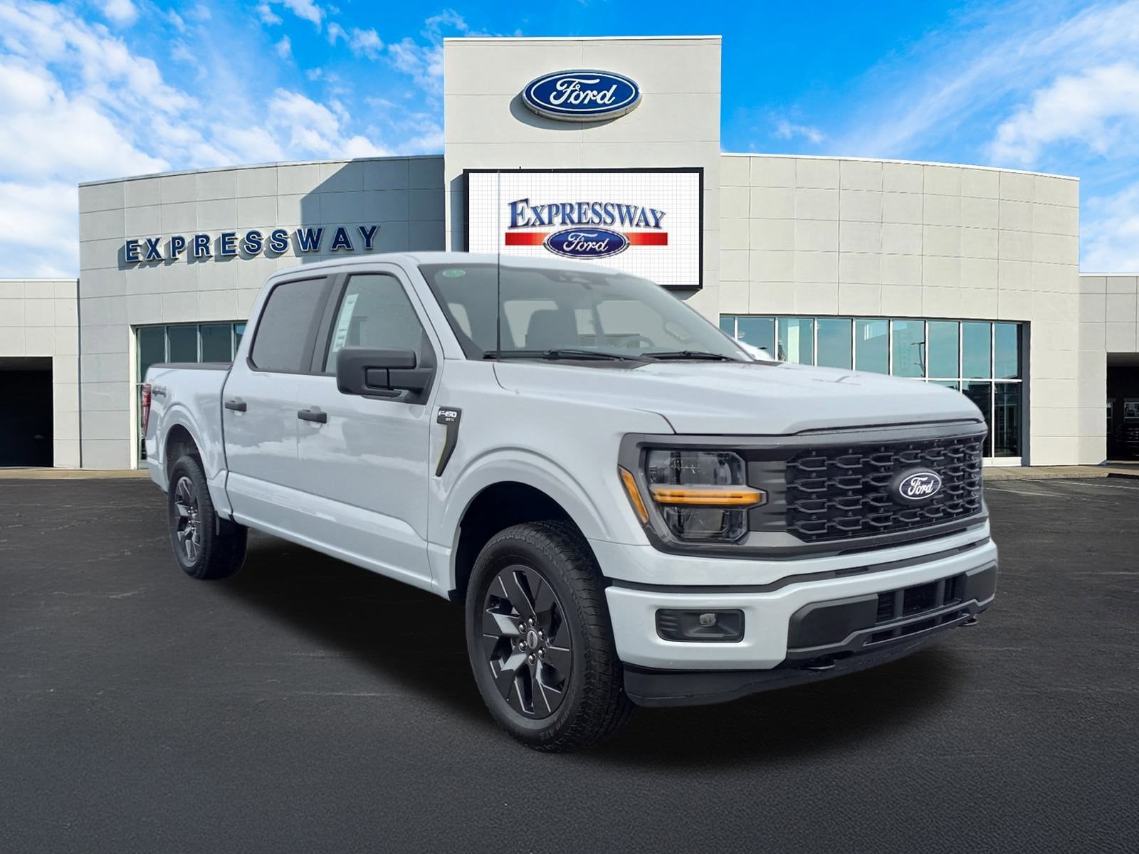 2025 Ford F-150 STX 4WD SuperCrew 5.5' Box