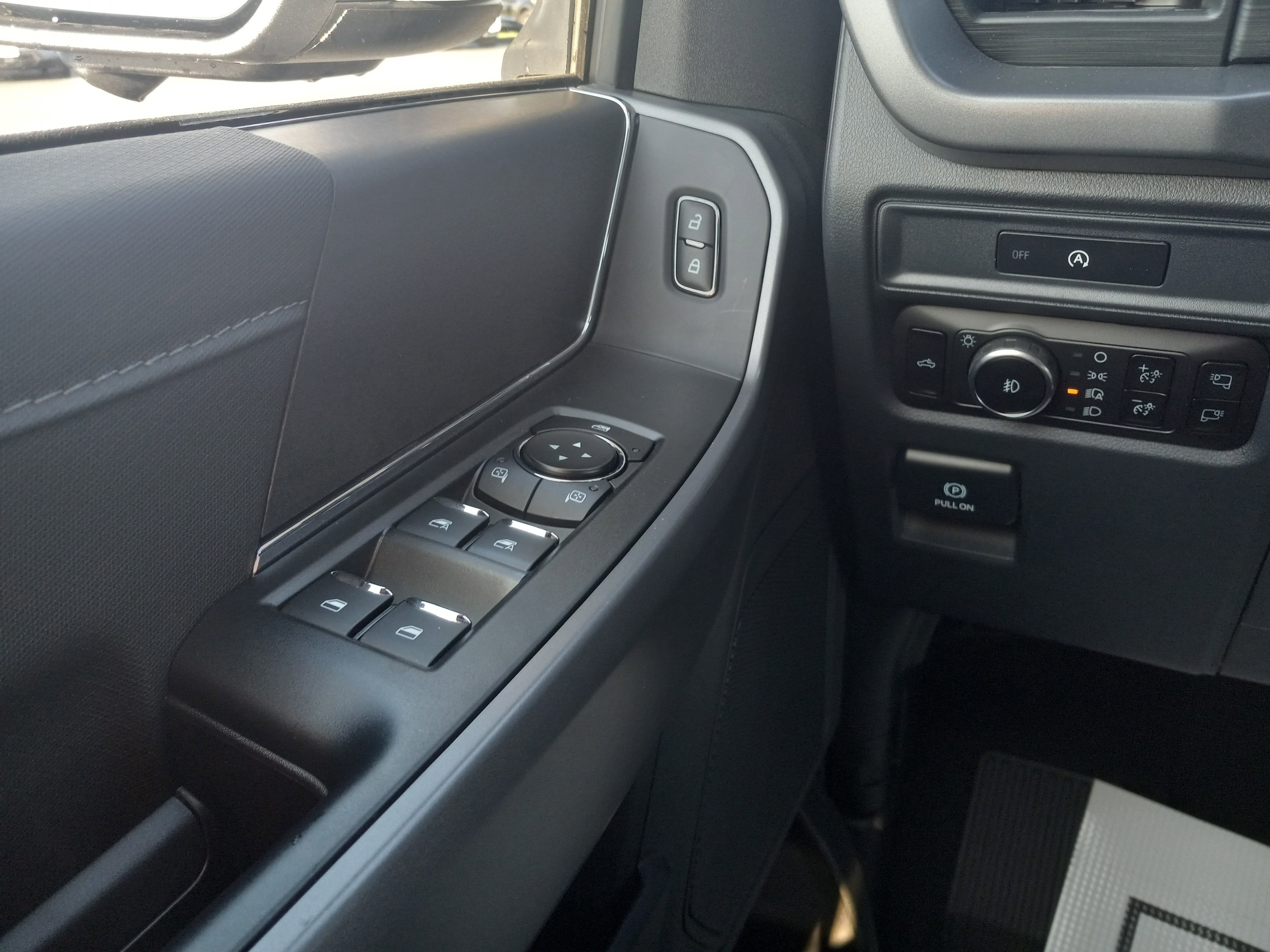 2025 Ford F-150 XLT 4WD SuperCrew 5.5' Box