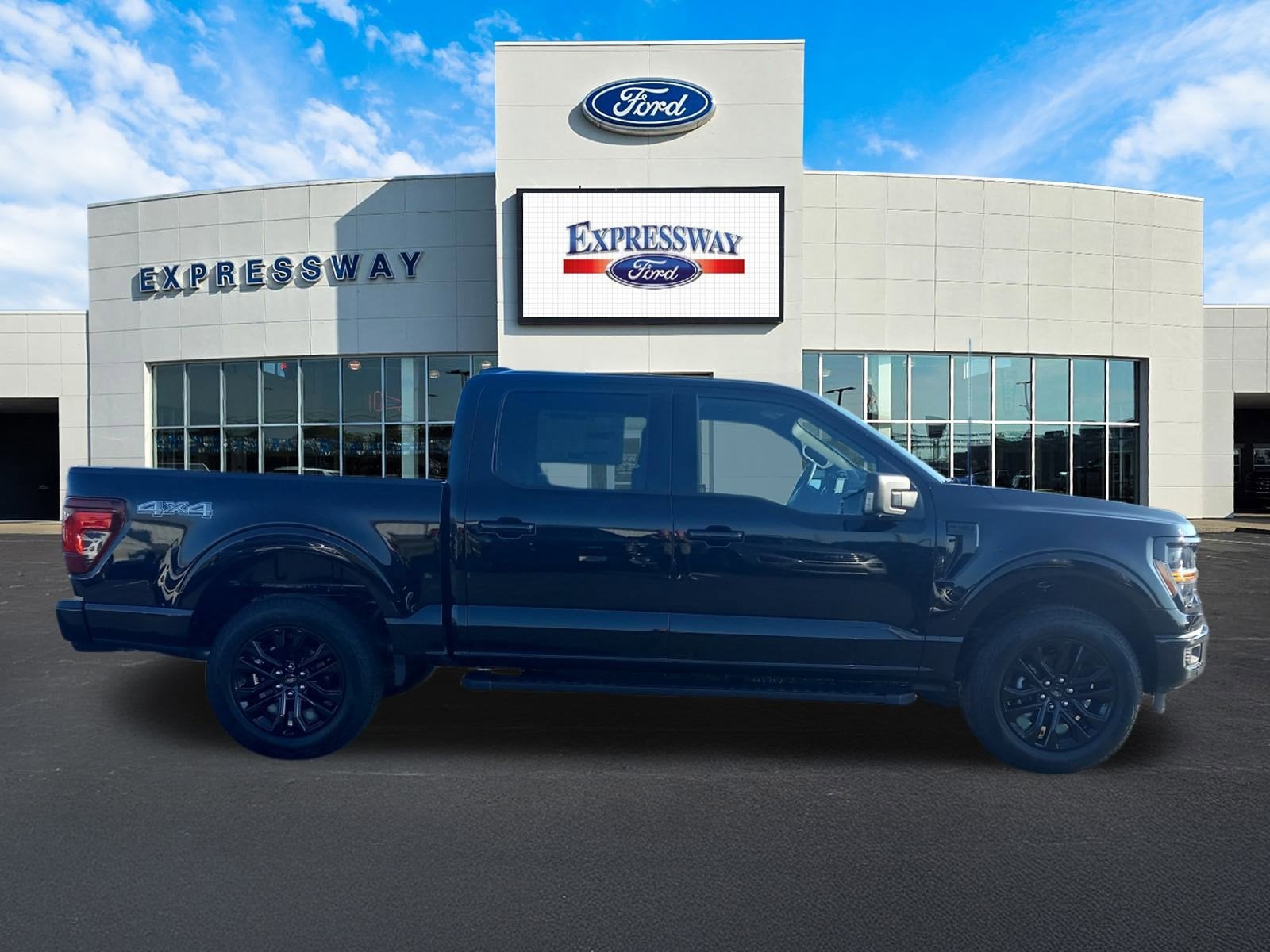 2025 Ford F-150 XLT 4WD SuperCrew 5.5' Box