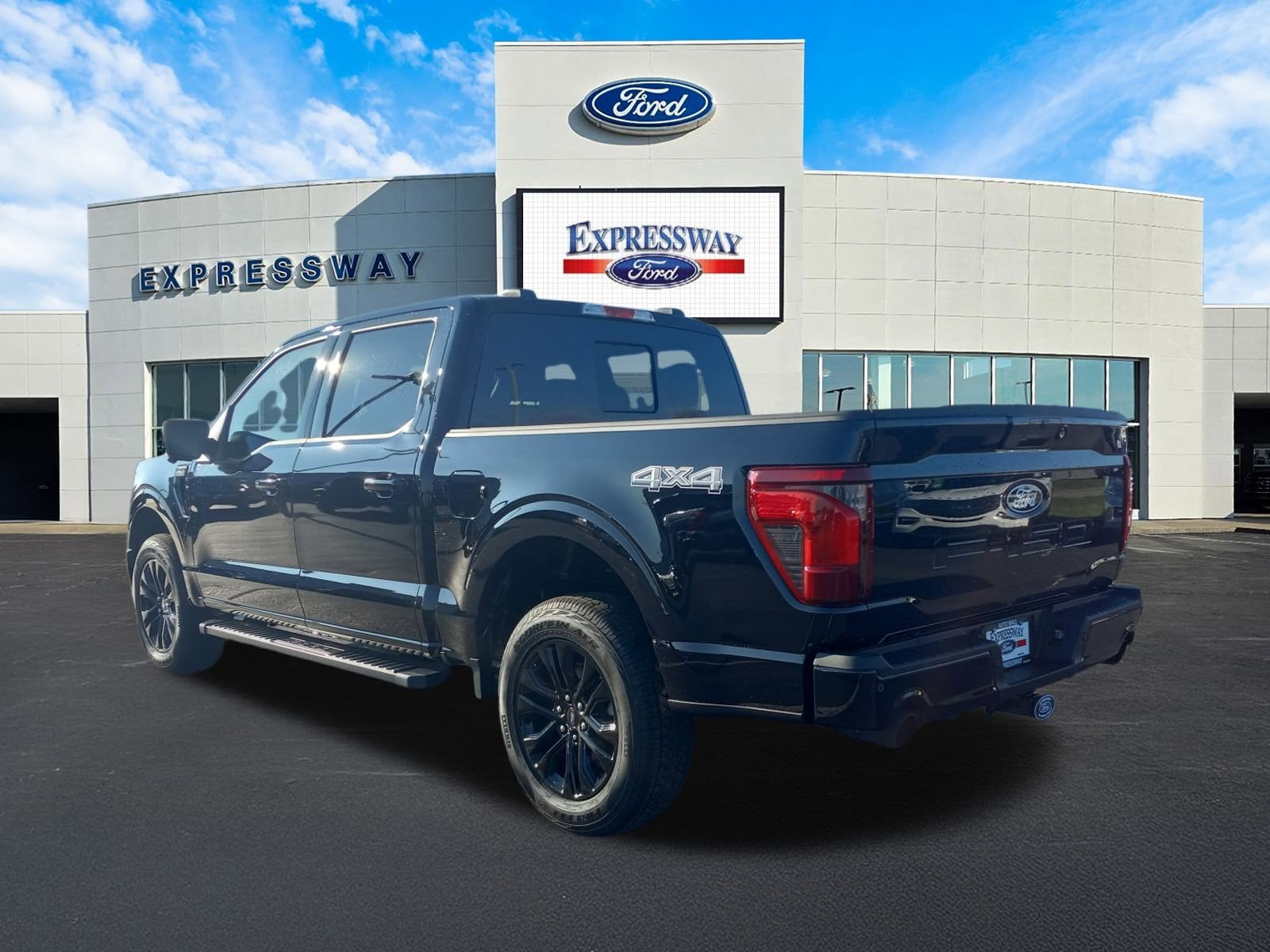 2025 Ford F-150 XLT 4WD SuperCrew 5.5' Box