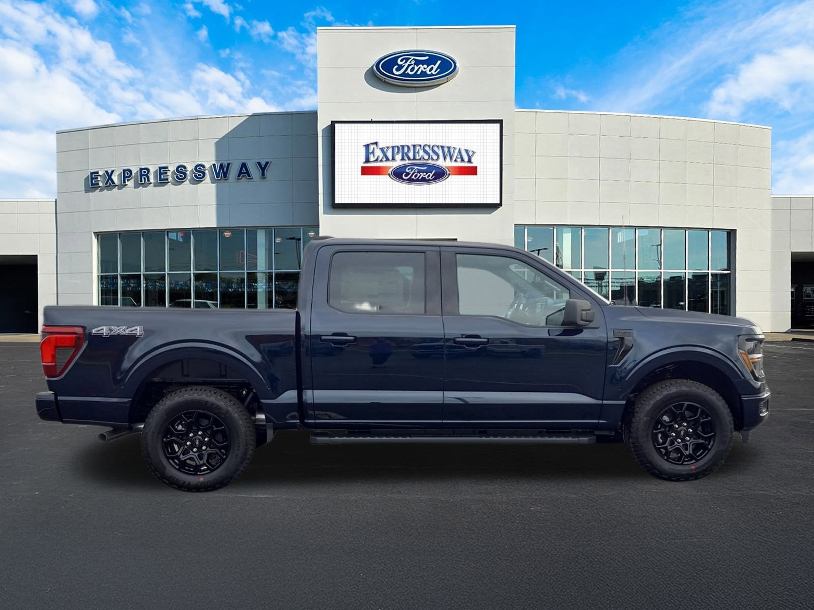 2025 Ford F-150 XLT 4WD SuperCrew 5.5' Box