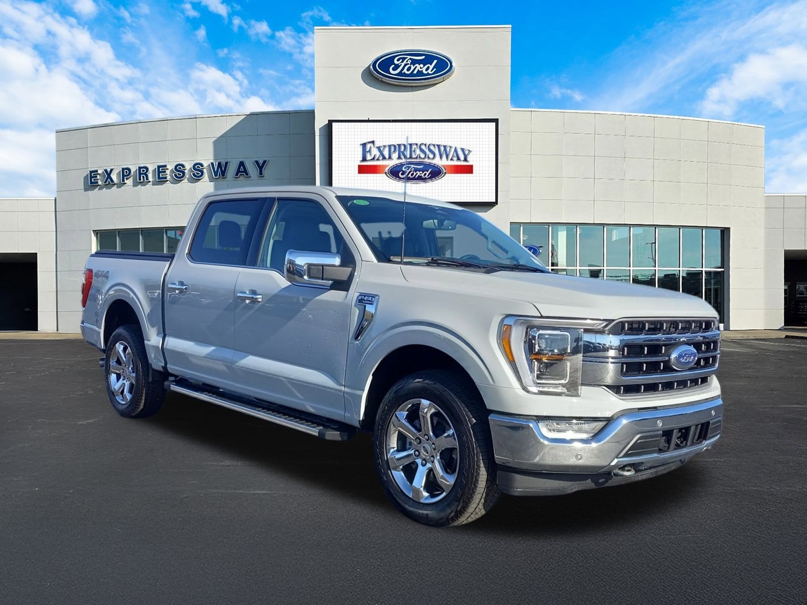 2023 Ford F-150 LARIAT 4WD SuperCrew 5.5' Box