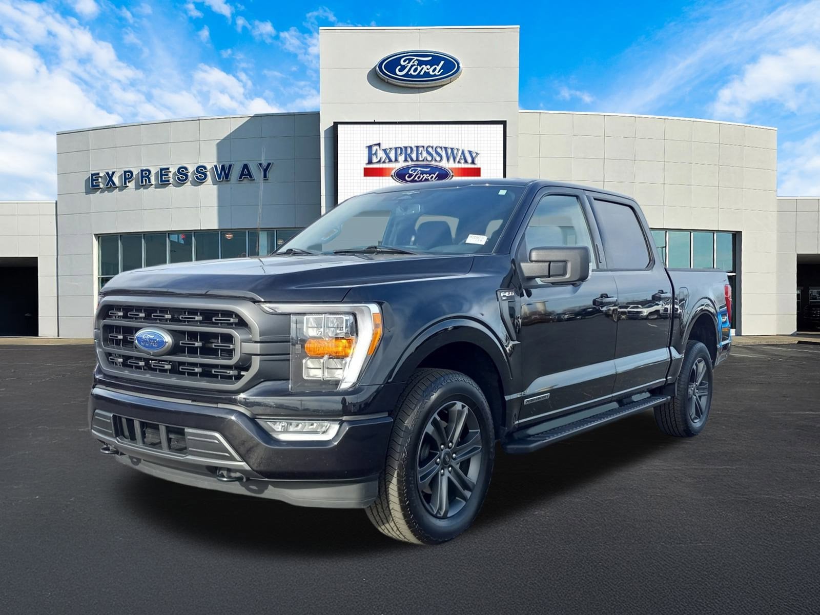 2023 Ford F-150 XLT 4WD SuperCrew 5.5' Box