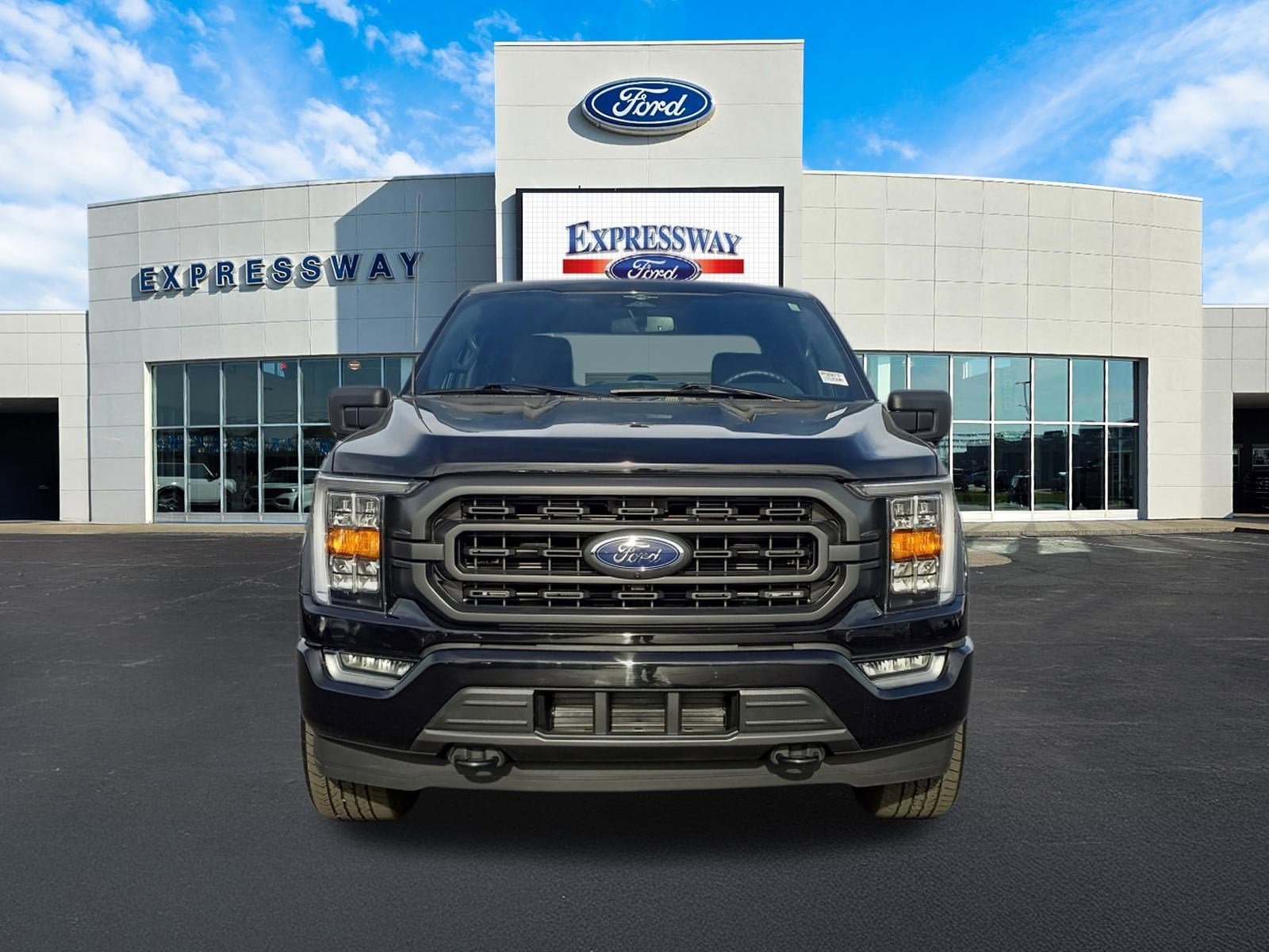 2023 Ford F-150 XLT 4WD SuperCrew 5.5' Box