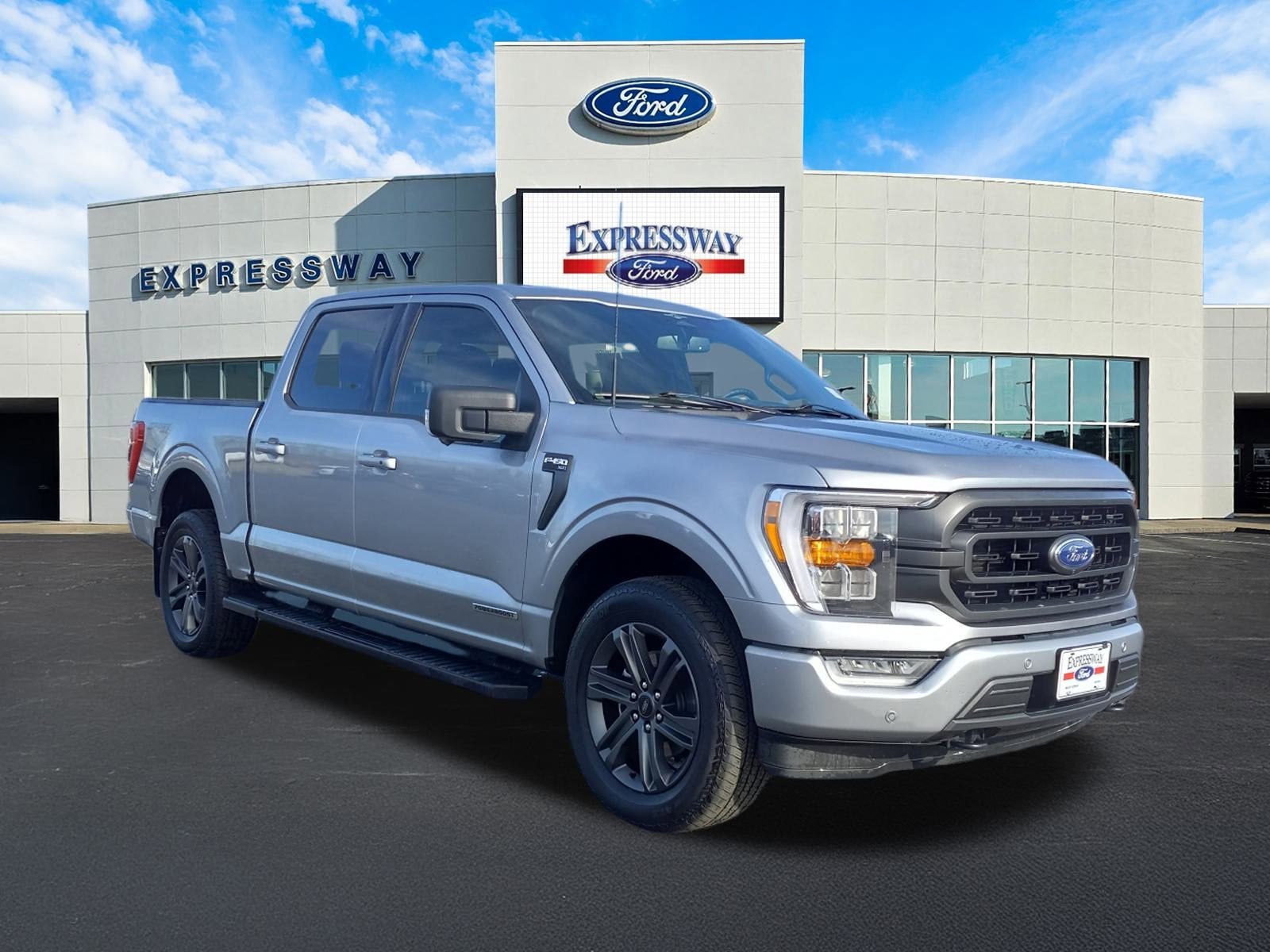 2023 Ford F-150 XLT 4WD SuperCrew 5.5' Box