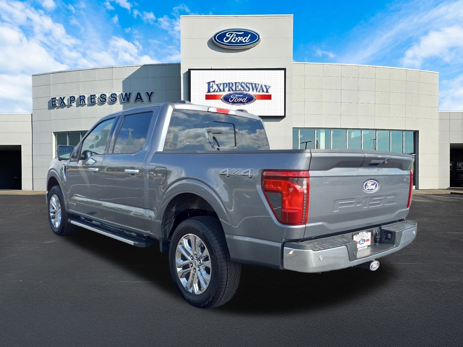 2024 Ford F-150 XLT 4WD SuperCrew 5.5' Box