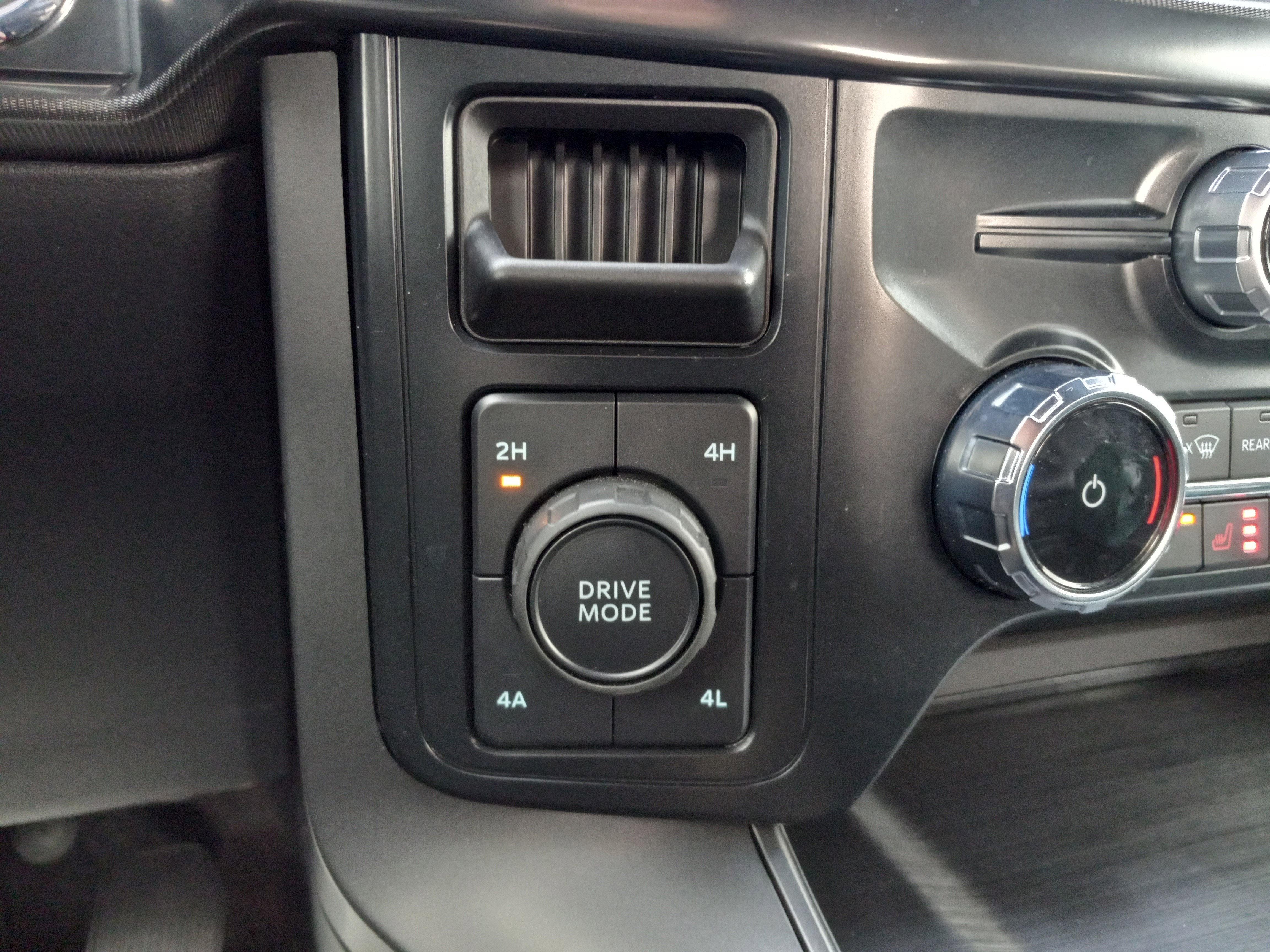 2024 Ford F-150 LARIAT 4WD SuperCrew 5.5' Box