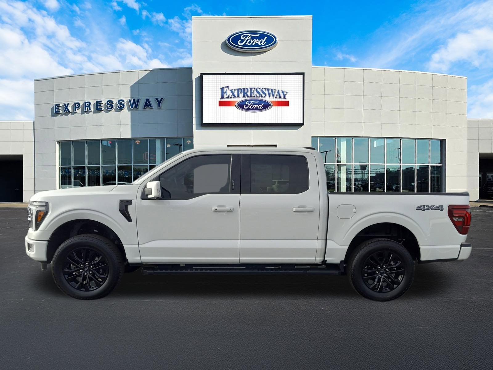 2024 Ford F-150 LARIAT 4WD SuperCrew 5.5' Box