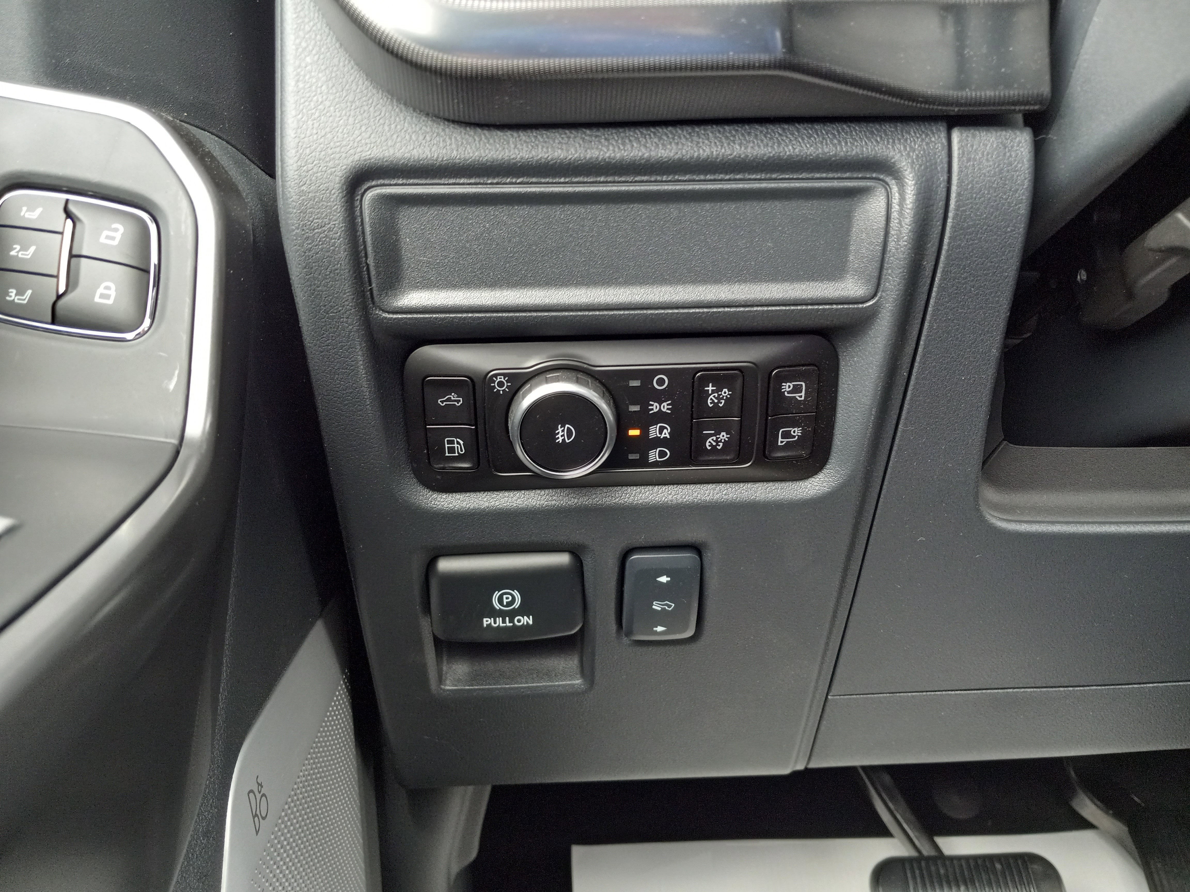 2025 Ford F-150 LARIAT 4WD SuperCrew 5.5' Box