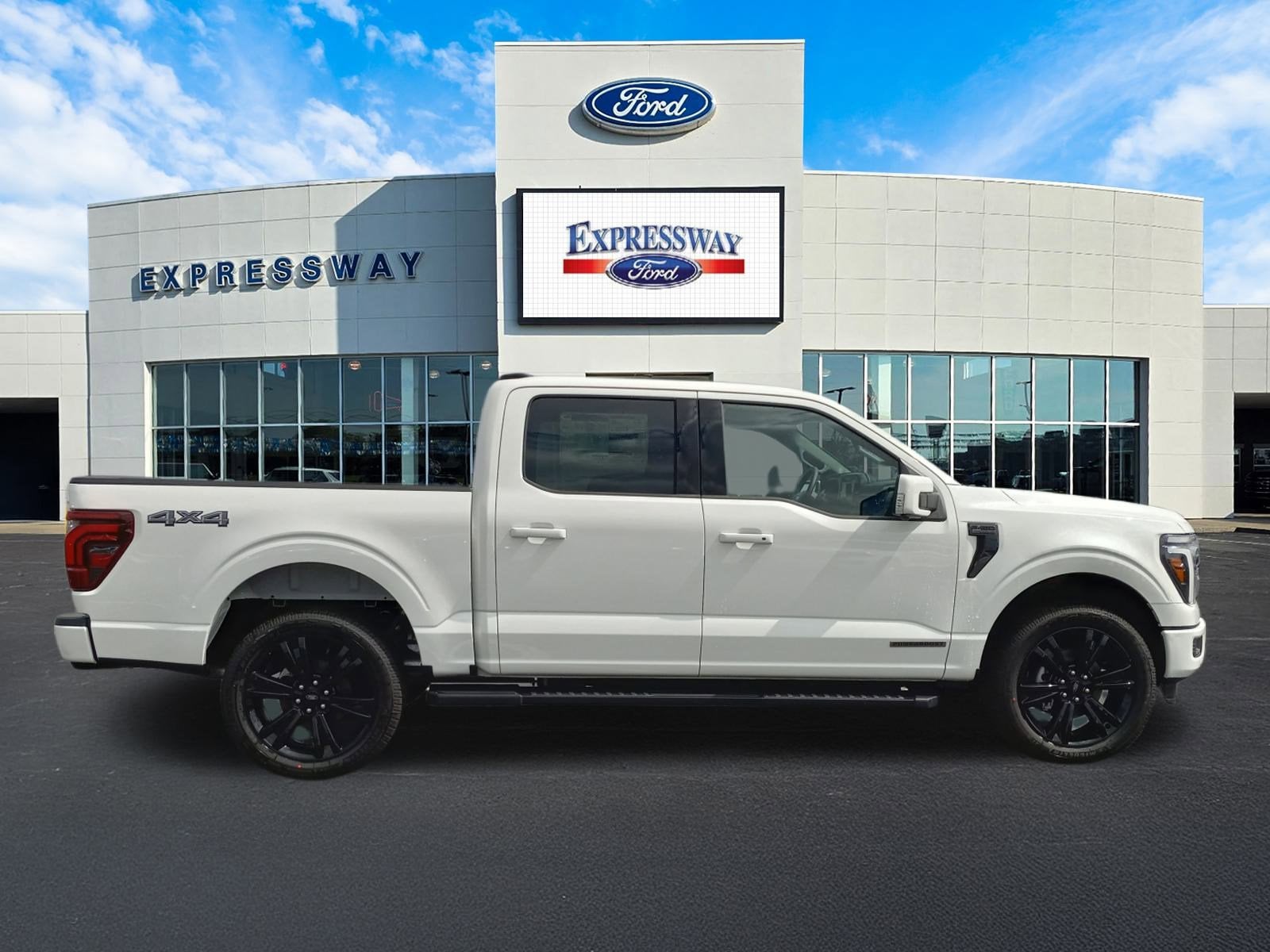 2025 Ford F-150 LARIAT 4WD SuperCrew 5.5' Box