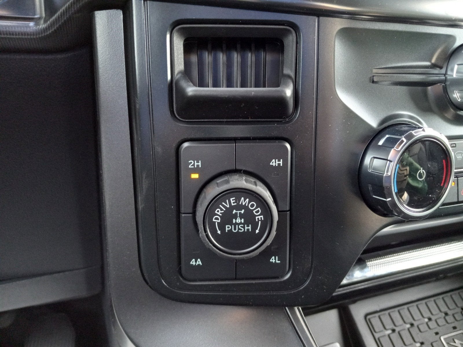 2025 Ford F-150 LARIAT 4WD SuperCrew 5.5' Box