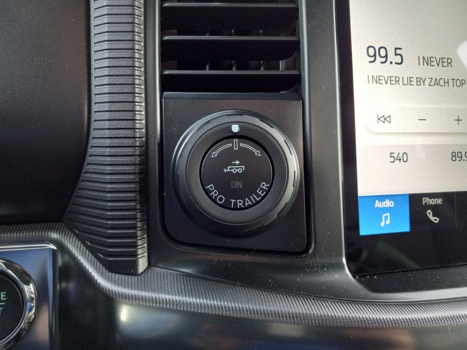 2025 Ford F-150 LARIAT 4WD SuperCrew 5.5' Box