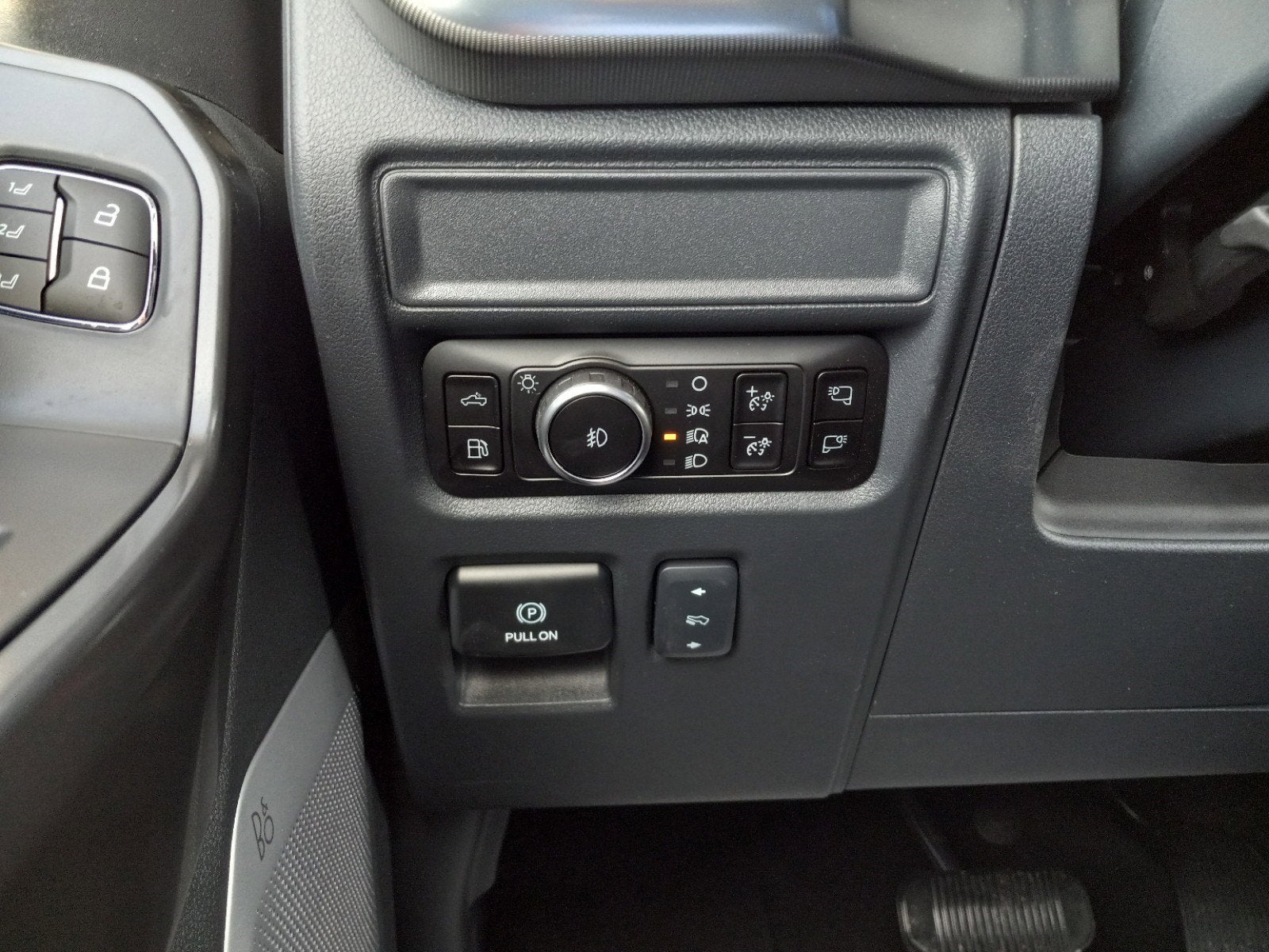 2025 Ford F-150 LARIAT 4WD SuperCrew 5.5' Box