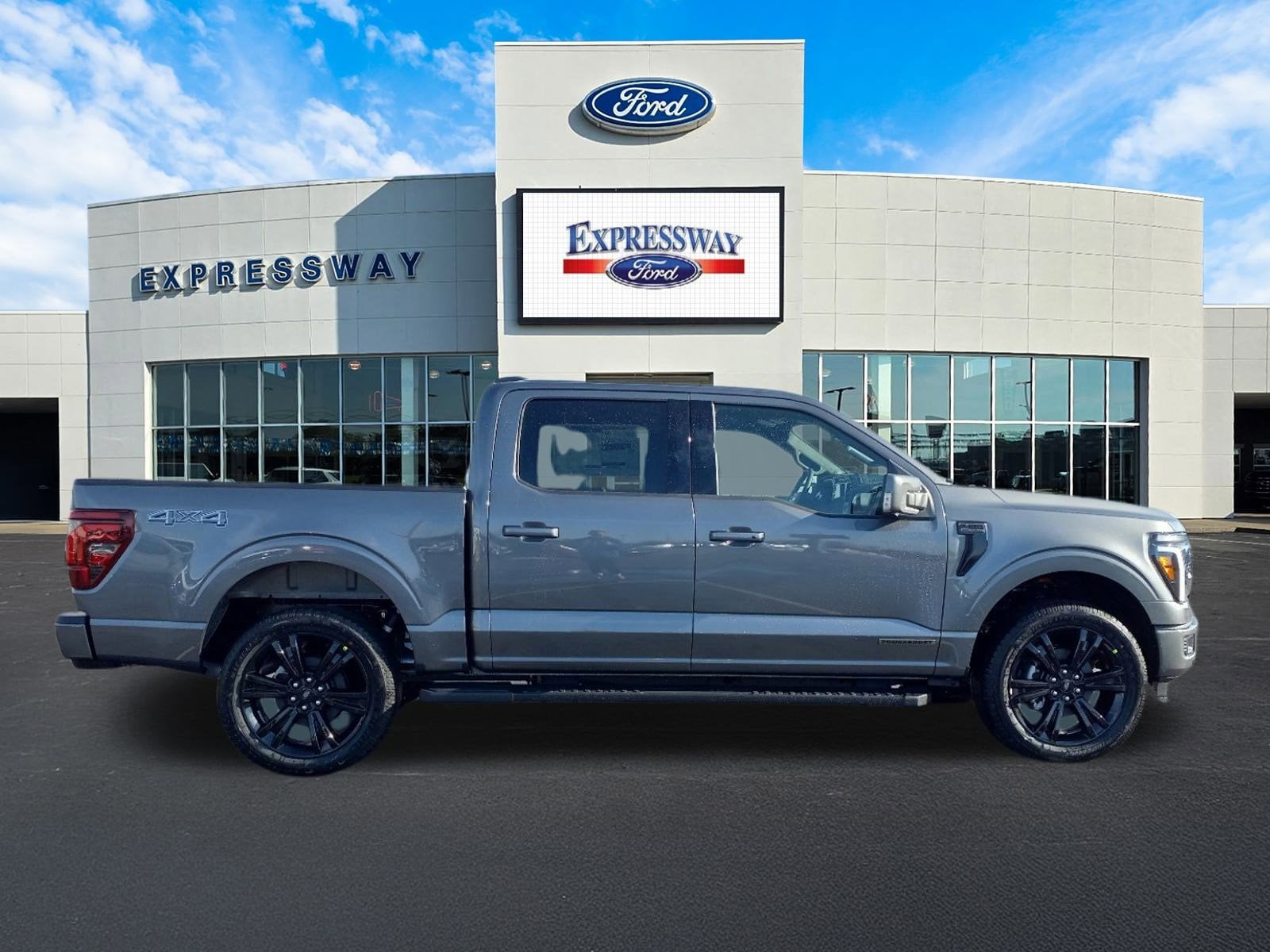 2025 Ford F-150 LARIAT 4WD SuperCrew 5.5' Box