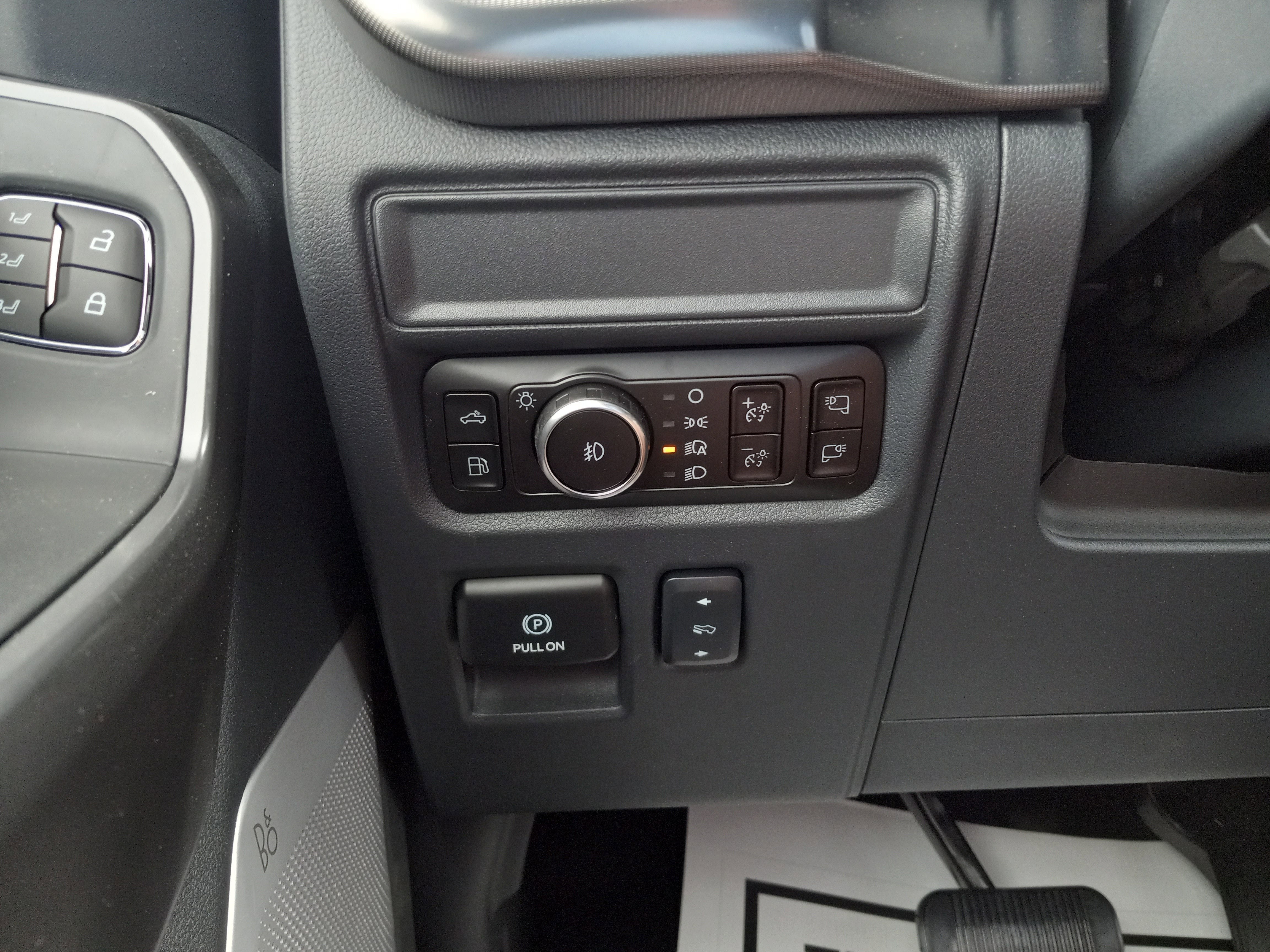 2025 Ford F-150 LARIAT 4WD SuperCrew 5.5' Box