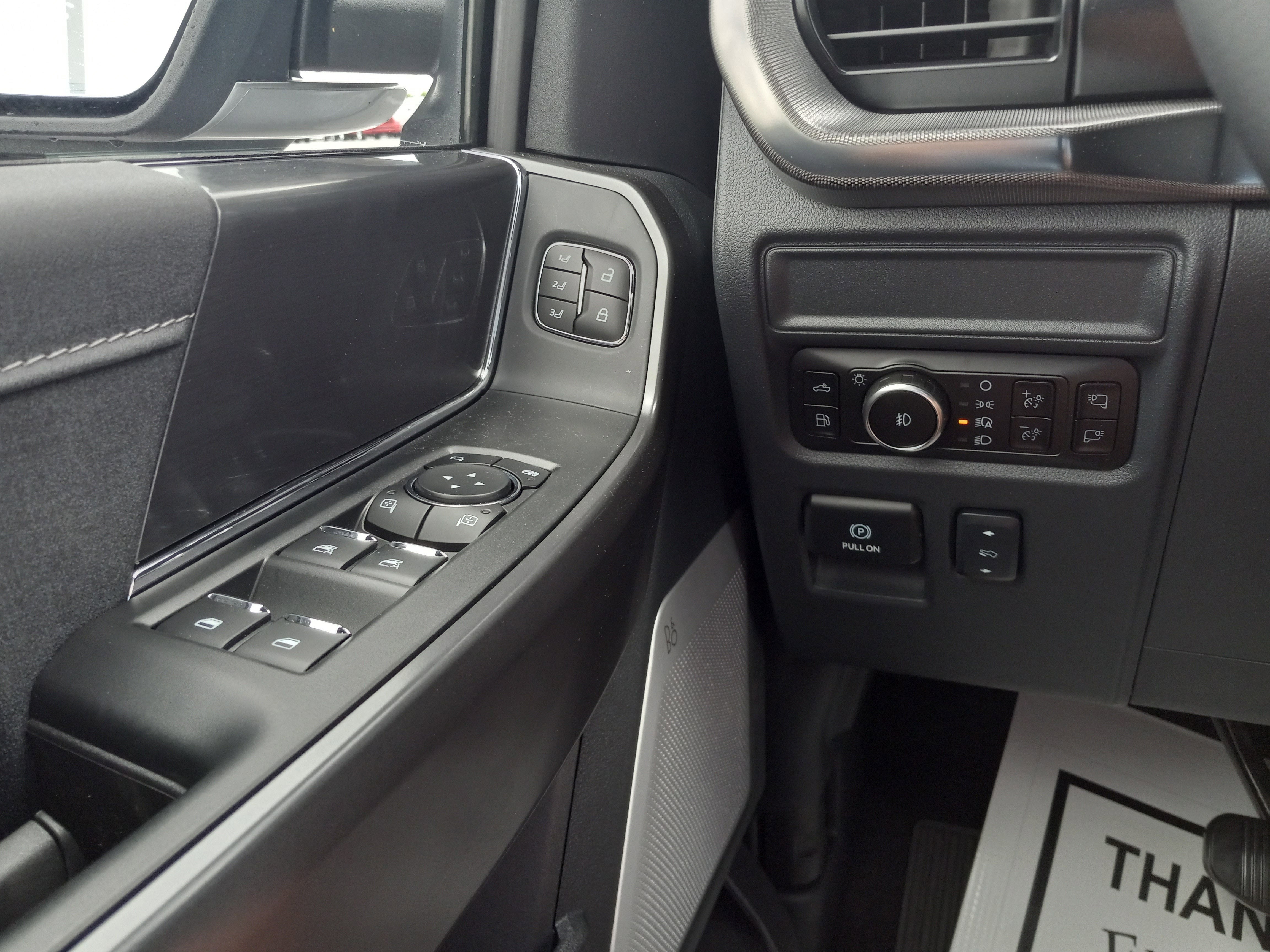 2025 Ford F-150 LARIAT 4WD SuperCrew 5.5' Box