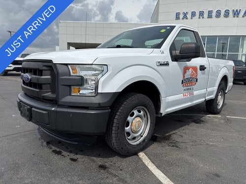 2016 Ford F-150 2WD Reg Cab 122.5" XL
