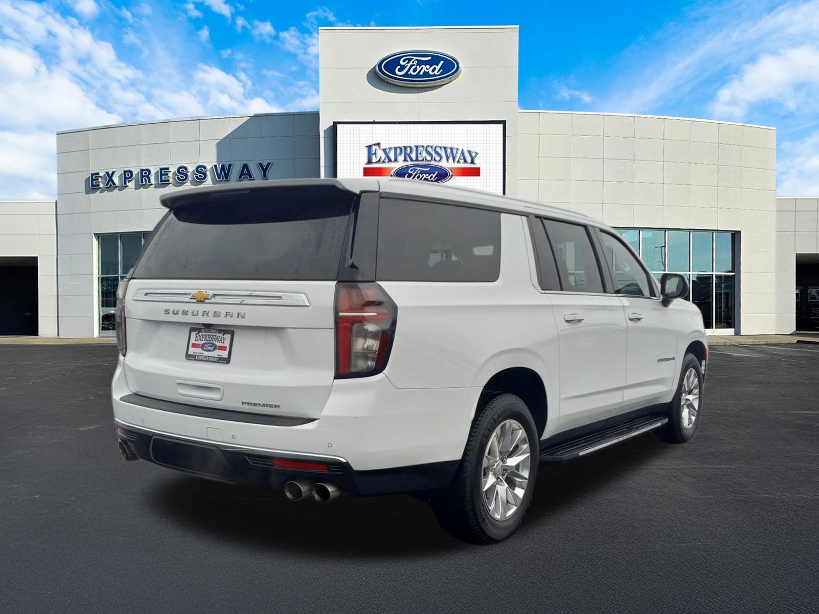 2023 Chevrolet Suburban Premier