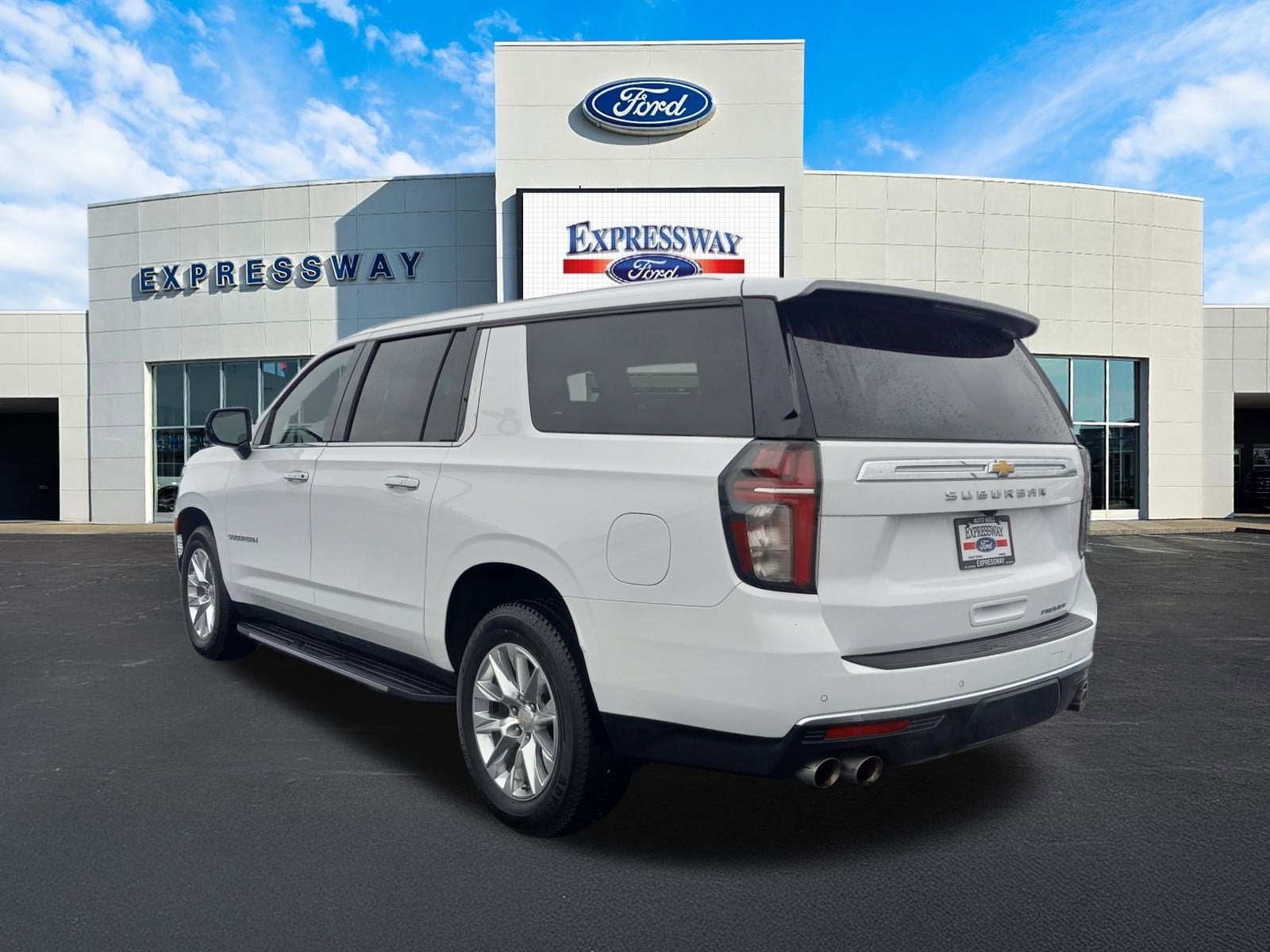 2023 Chevrolet Suburban Premier