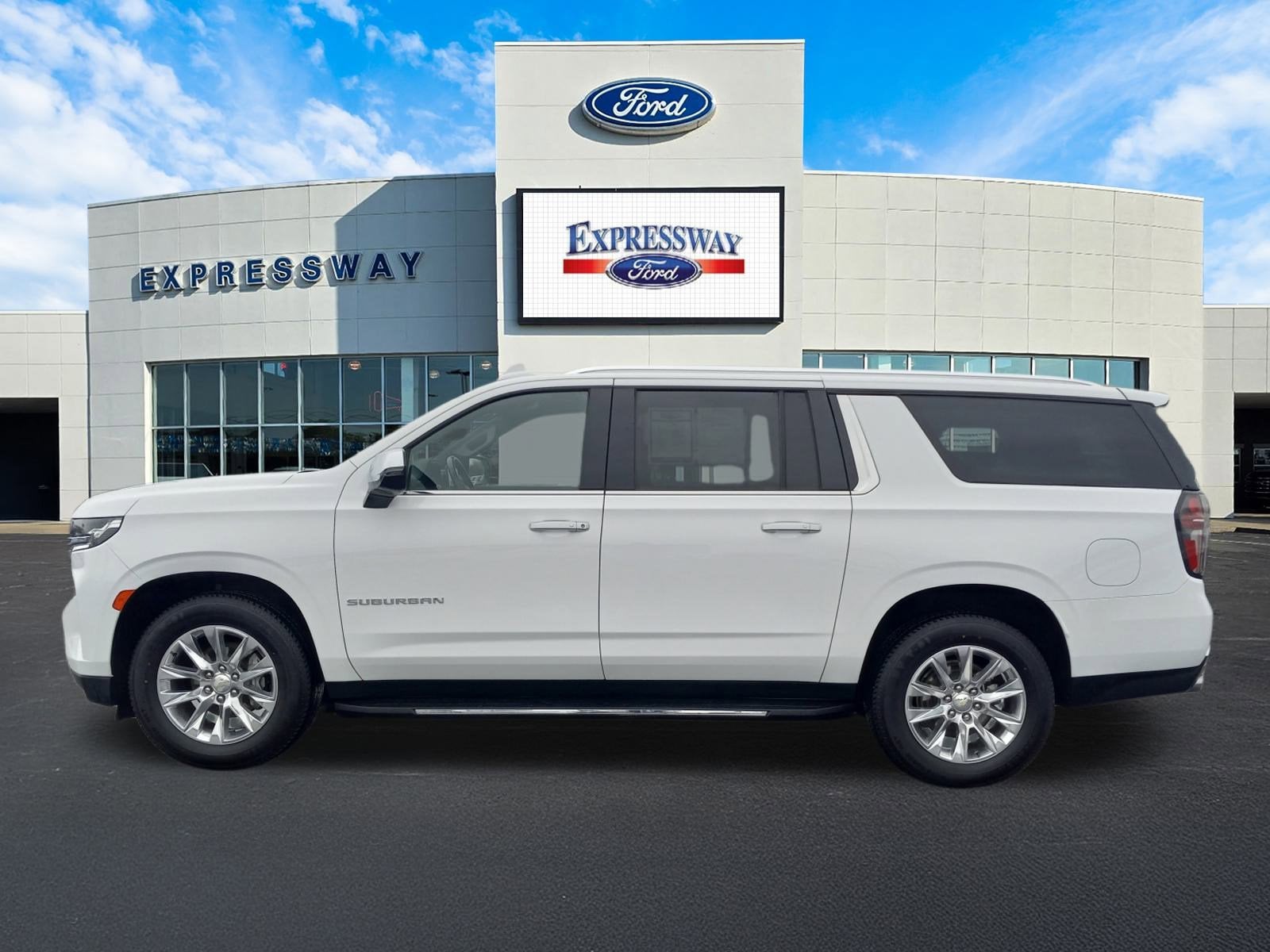 2023 Chevrolet Suburban Premier