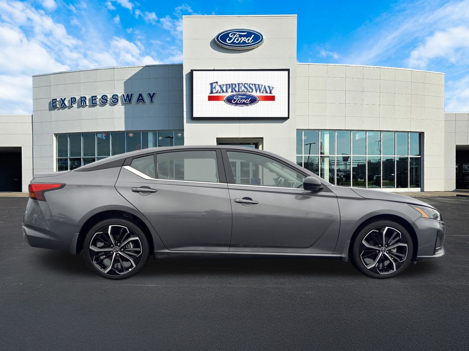 2025 Nissan Altima 2.5 SR